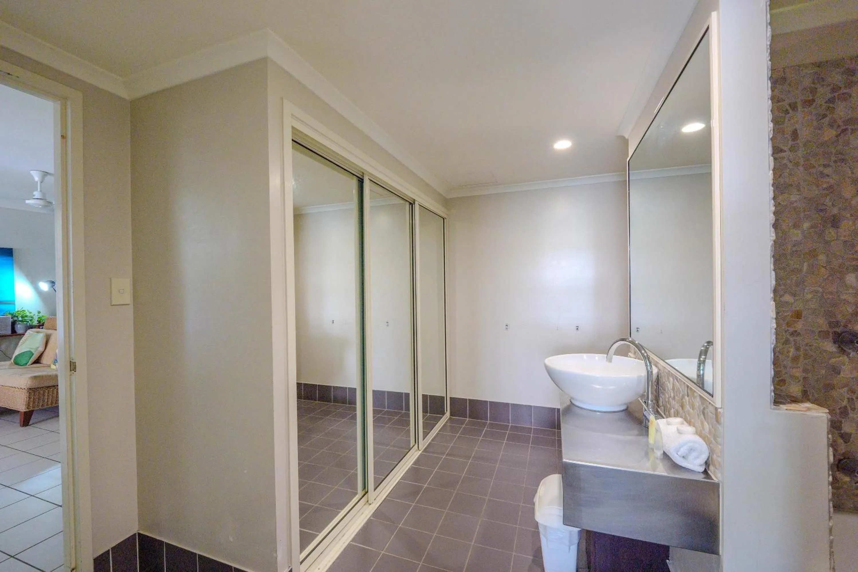 Bathroom in Mango Lagoon Resort & Wellness Spa
