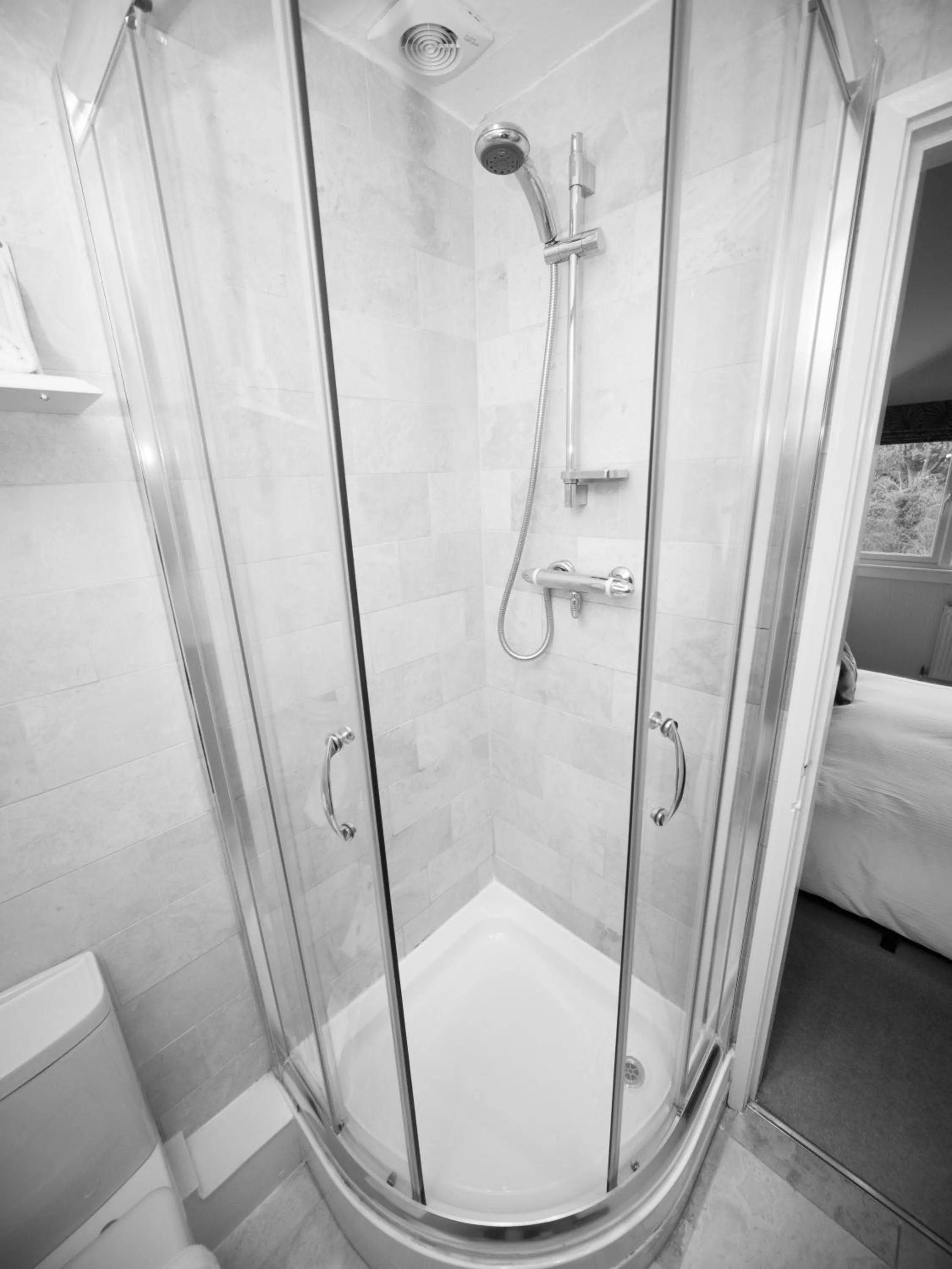 Glenville House - Adults Only - Incl FREE off-site health club with swimming pool, hot tub, sauna & steam room