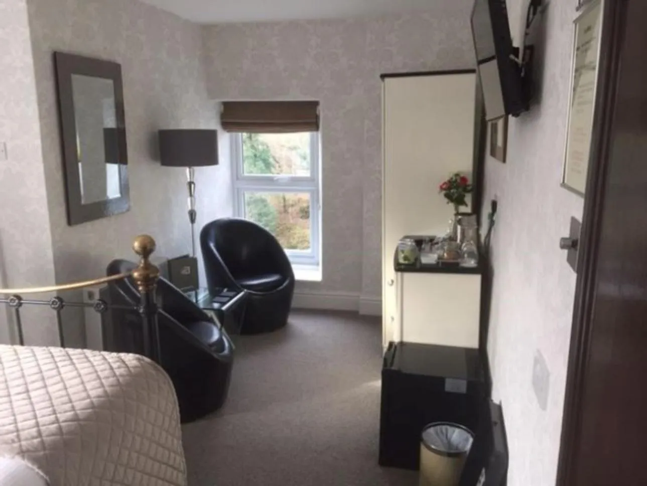 Seating area in Glenville House - Adults Only - Incl FREE off-site health club with swimming pool, hot tub, sauna & steam room