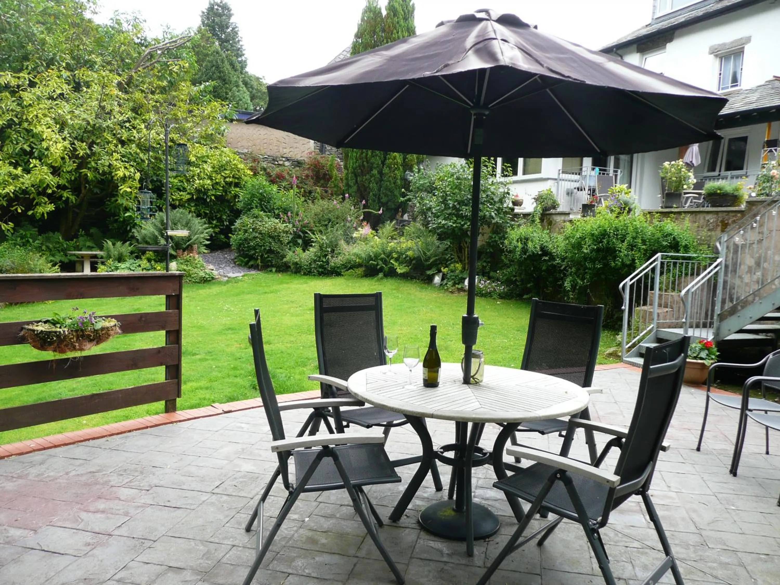 Patio in Glenville House - Adults Only - Incl FREE off-site health club with swimming pool, hot tub, sauna & steam room