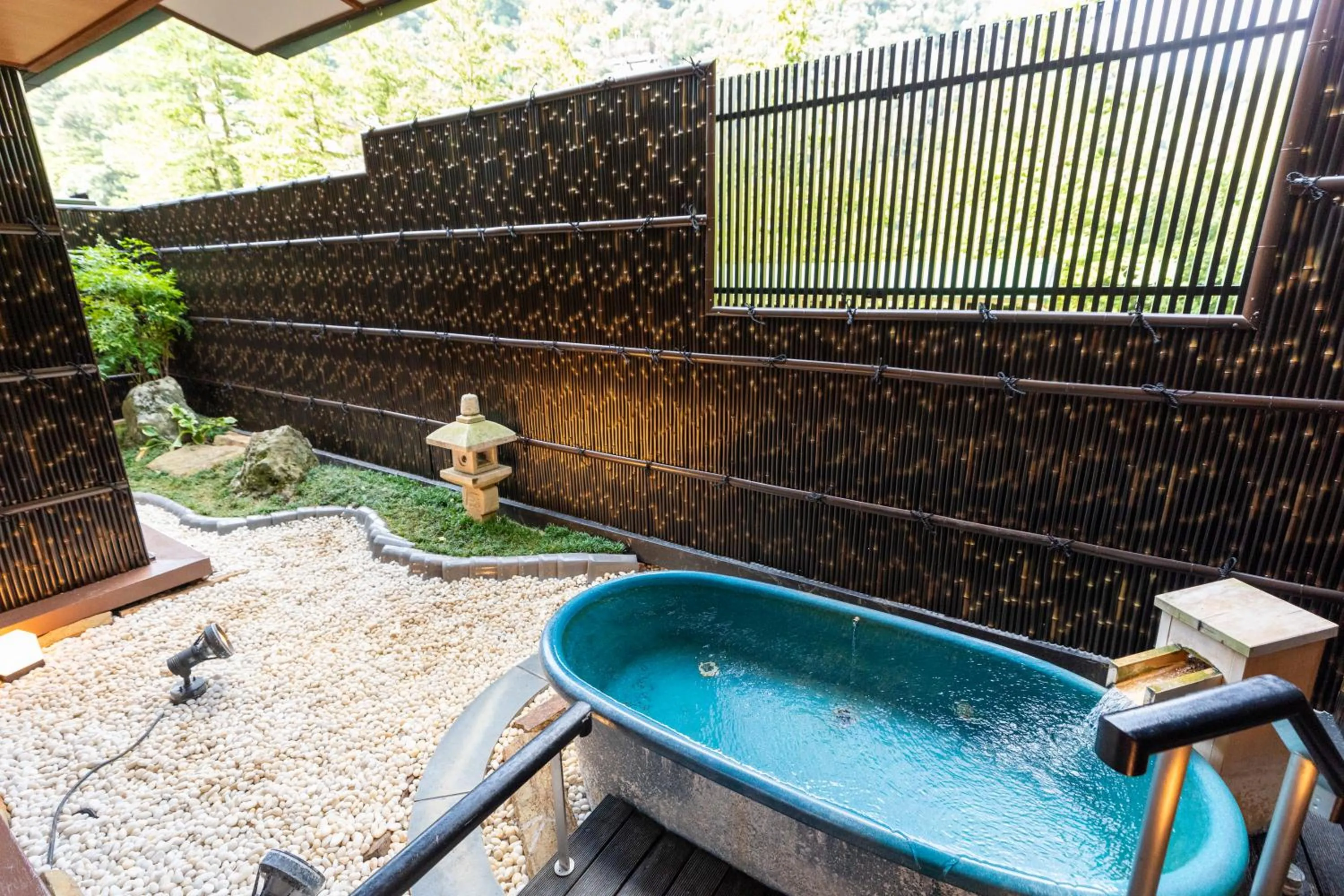Hot Spring Bath in Hotel Nanpuso