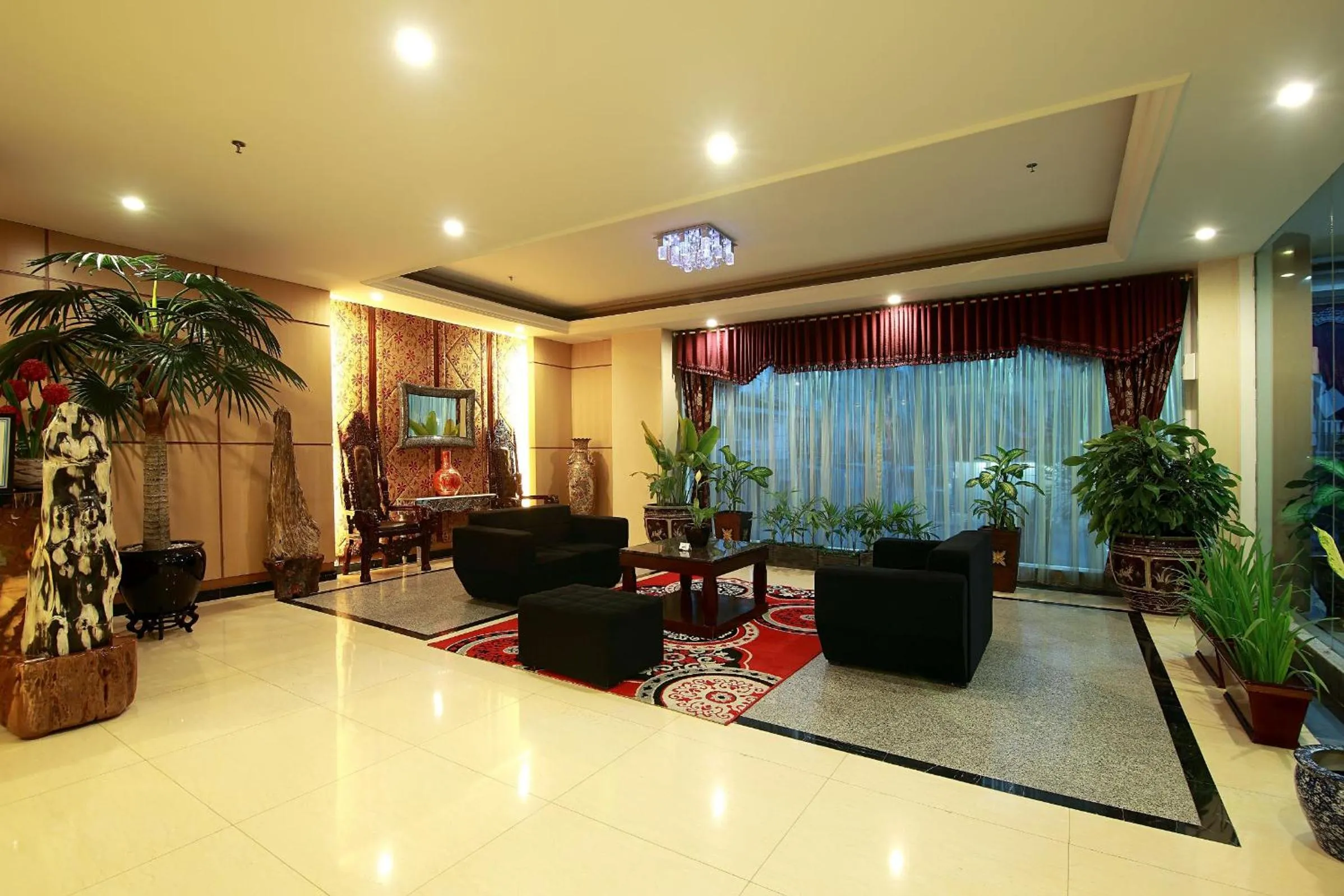 Lobby or reception in Rocky Plaza Hotel Padang