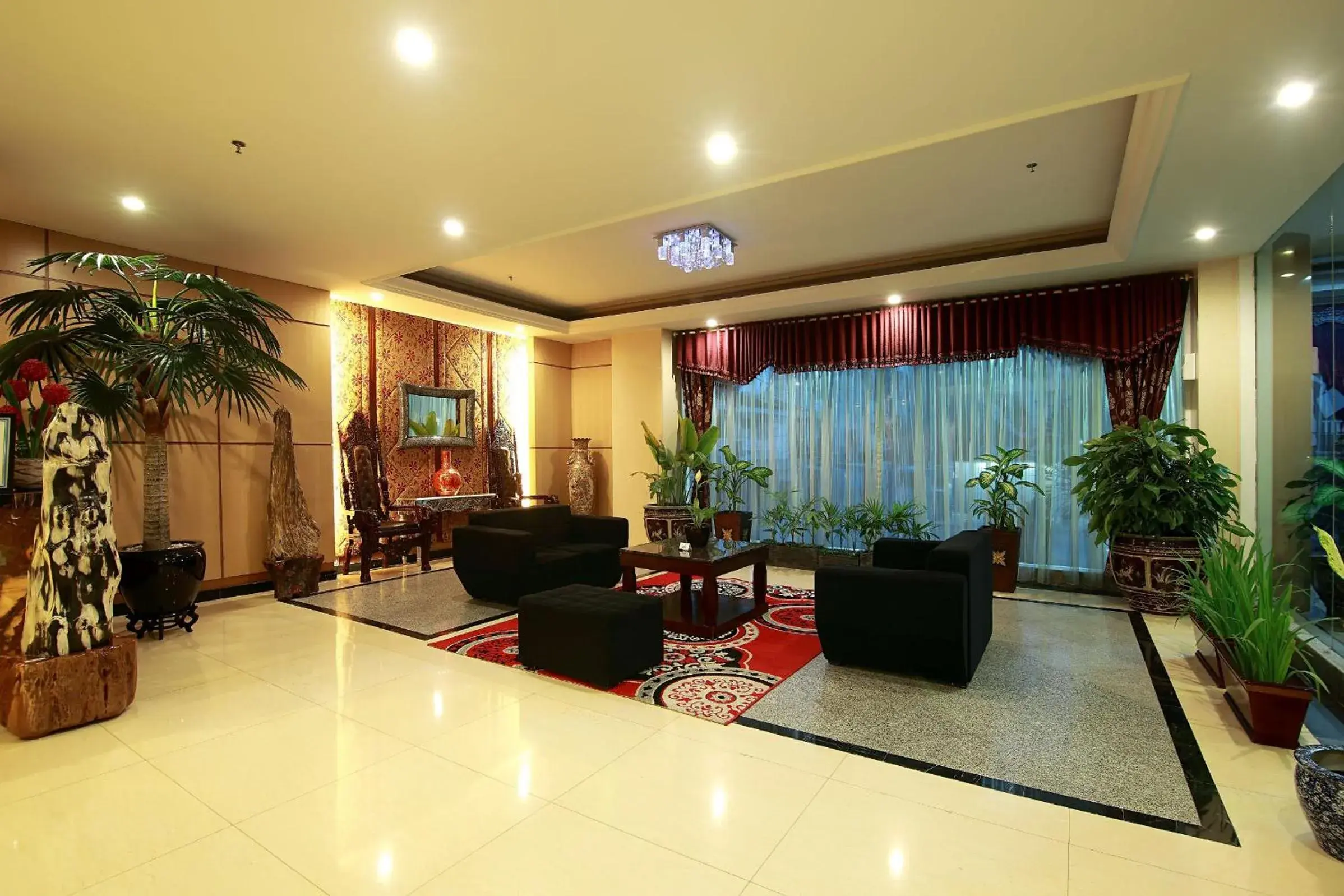 Lobby or reception in Rocky Plaza Hotel Padang Lobby or reception in Rocky Plaza Hotel Padang