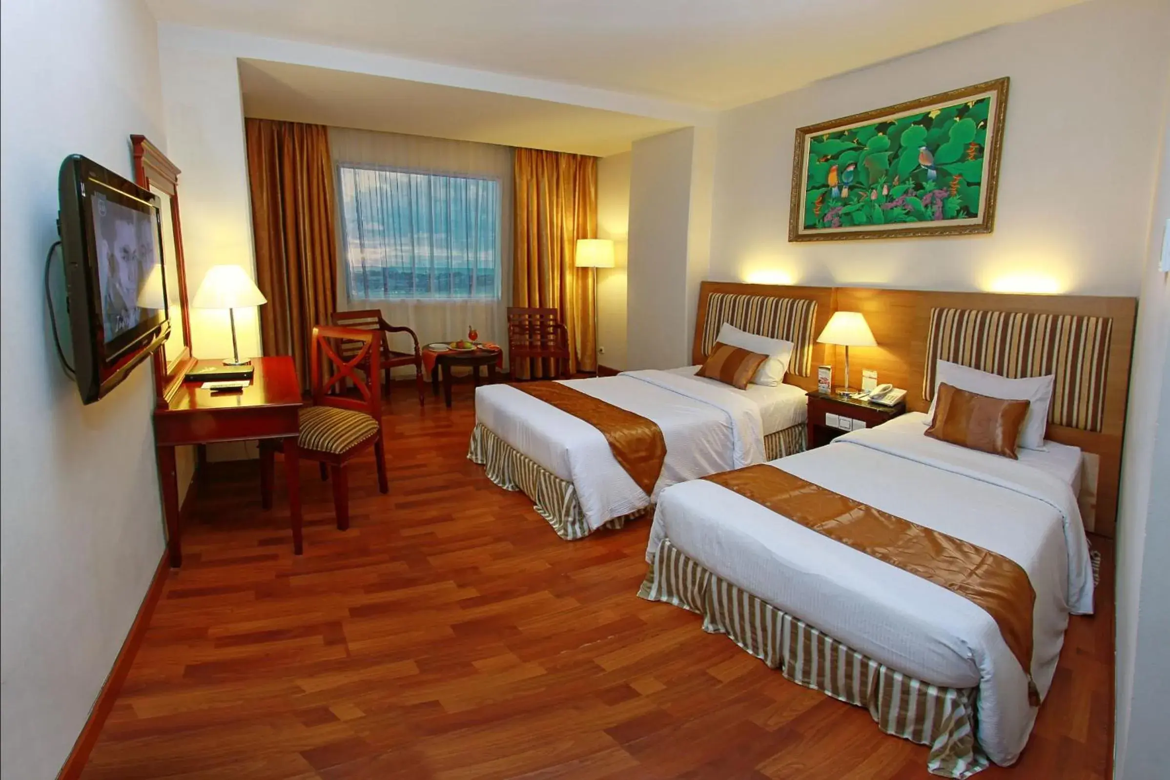 Photo of the whole room, Bed in Rocky Plaza Hotel Padang Photo of the whole room, Bed in Rocky Plaza Hotel Padang