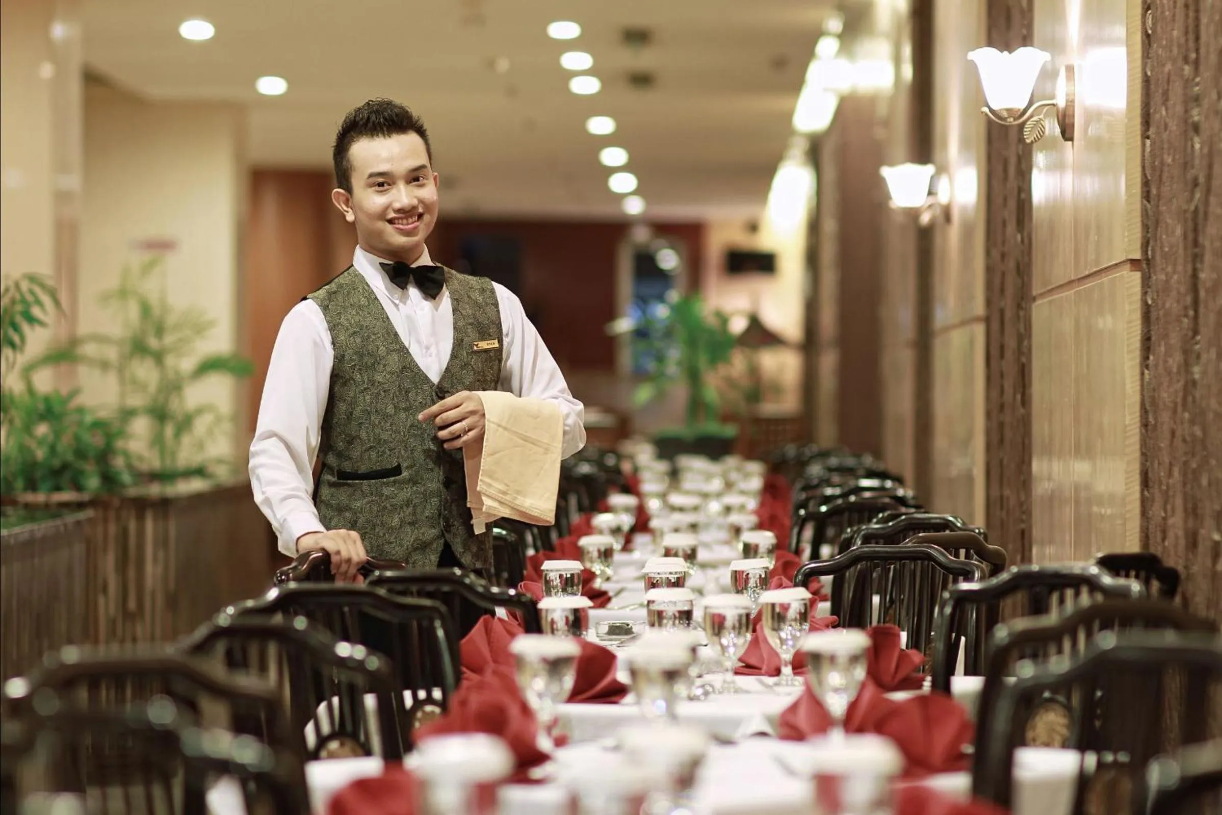 Restaurant/places to eat in Rocky Plaza Hotel Padang