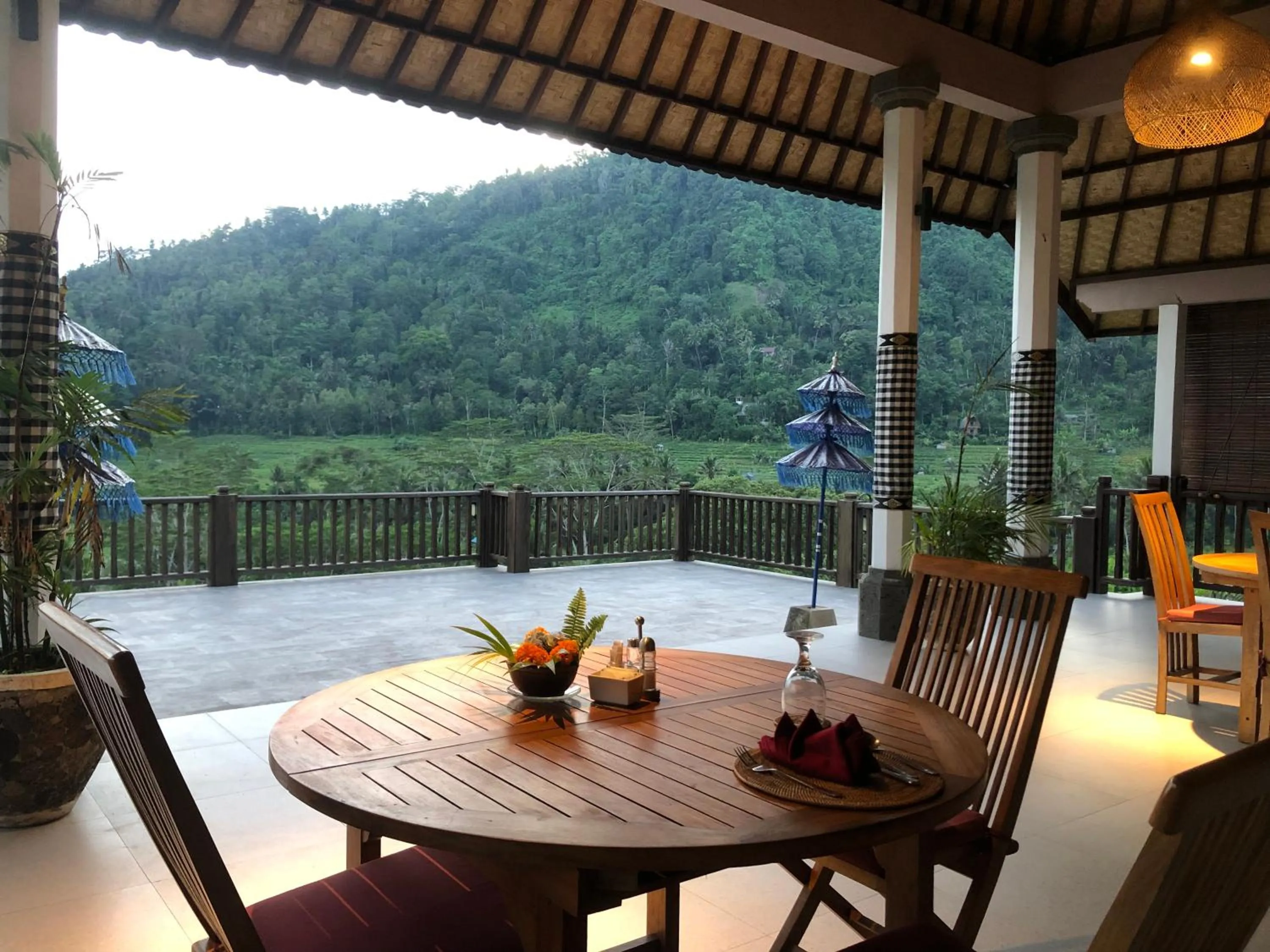 Restaurant/places to eat in Nirarta Center For Living Awareness