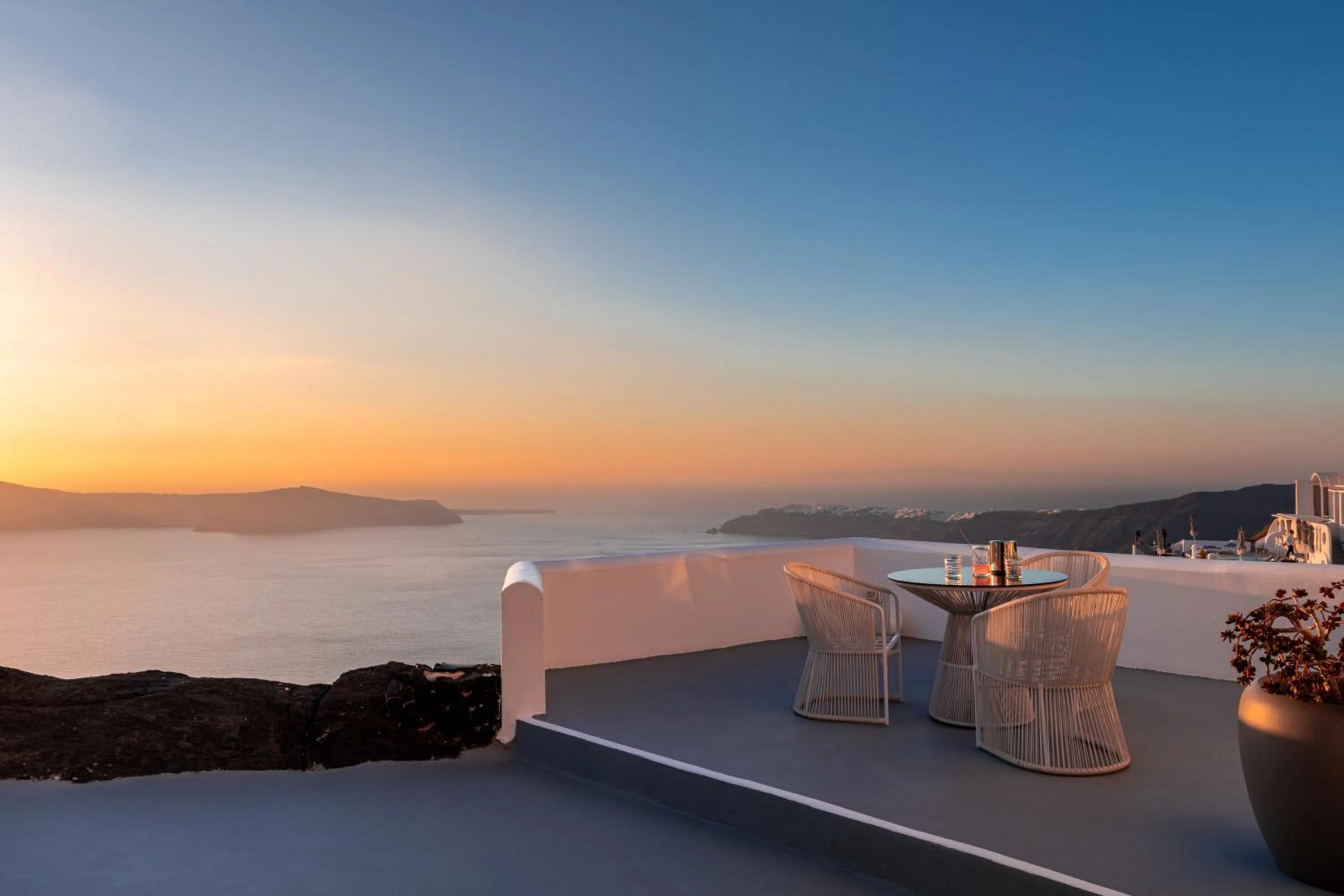 Restaurant/places to eat in Grace Hotel, Auberge Collection