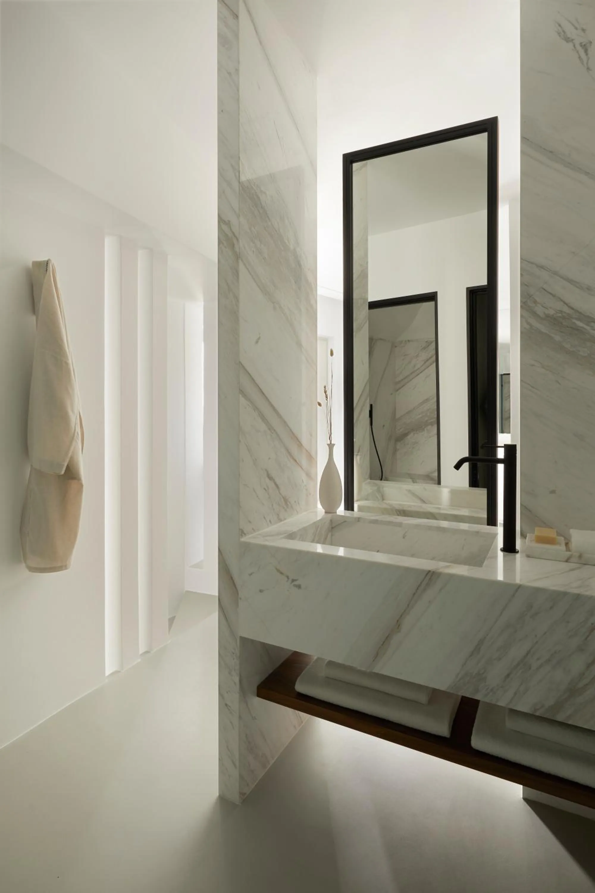 Grace Hotel, Auberge Collection