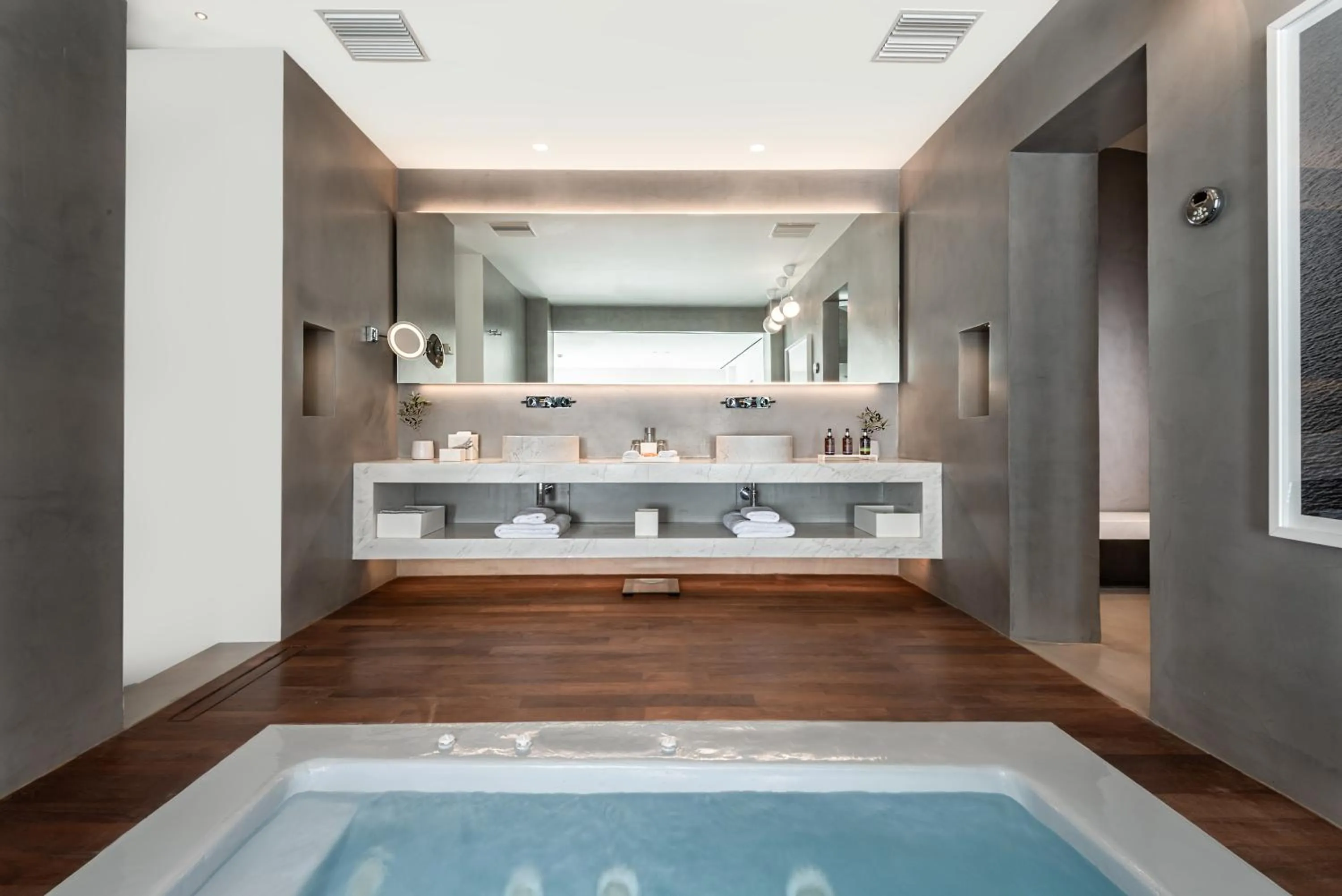 Bathroom in Grace Hotel, Auberge Collection