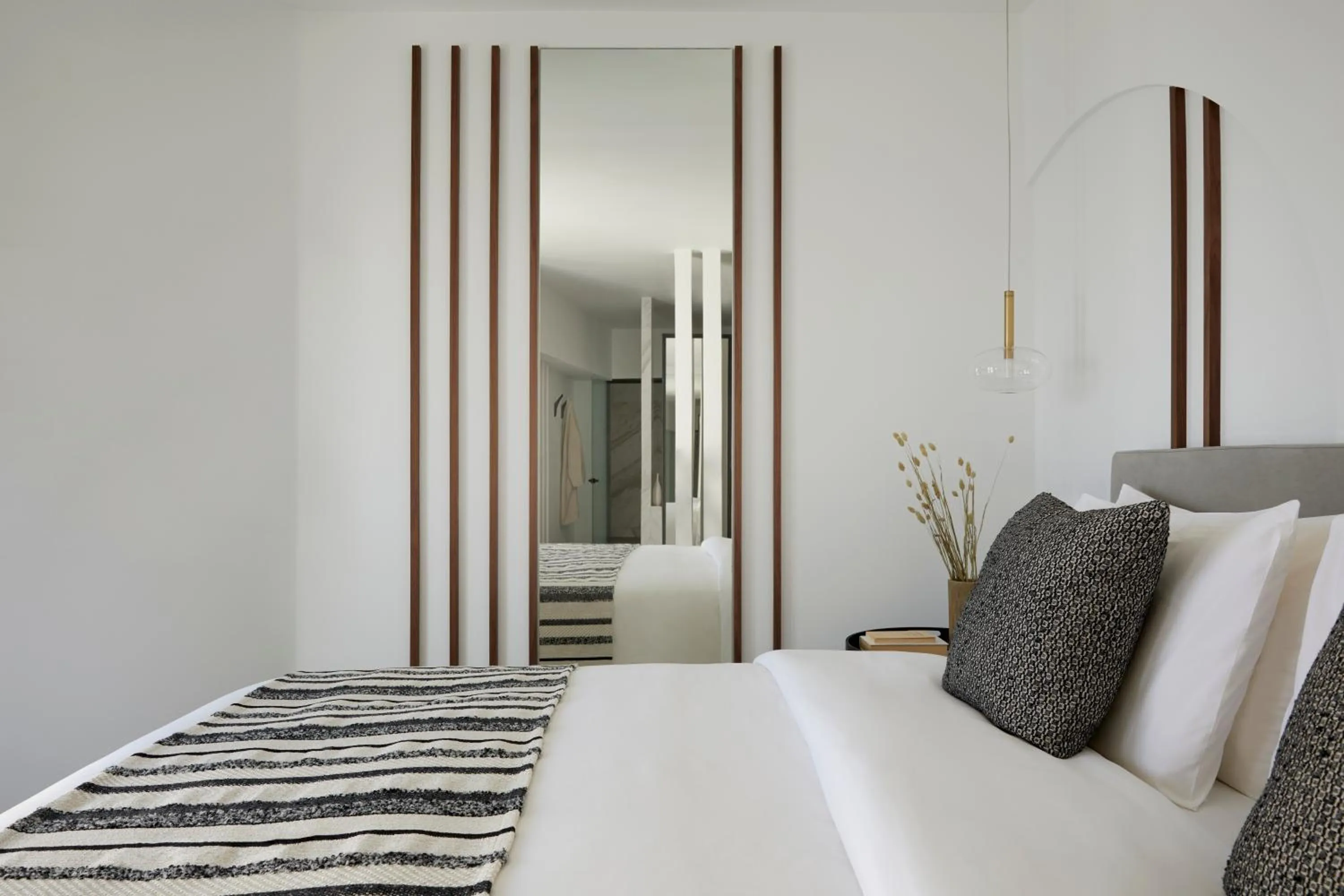 Grace Hotel, Auberge Collection