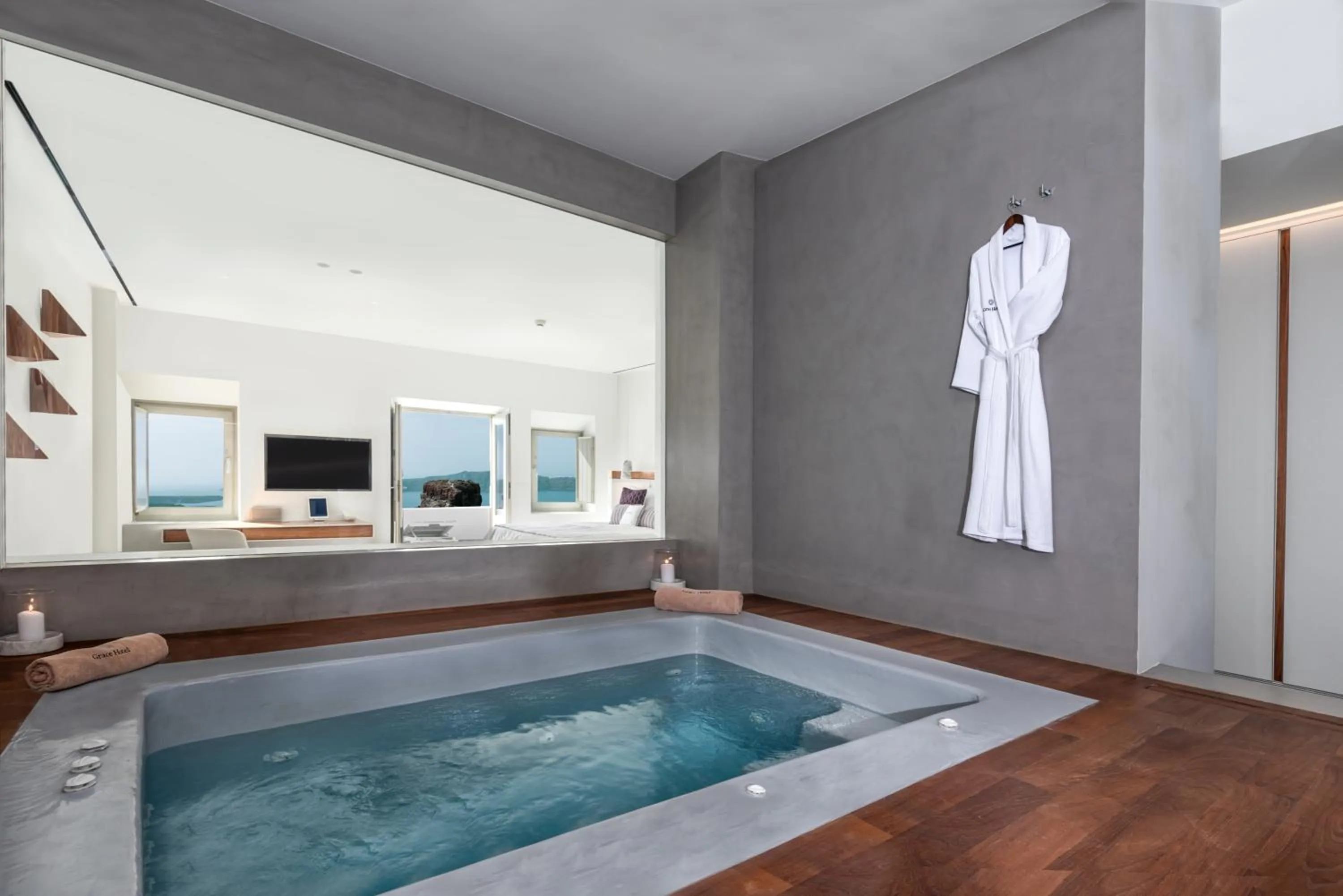 Hot Tub in Grace Hotel, Auberge Collection