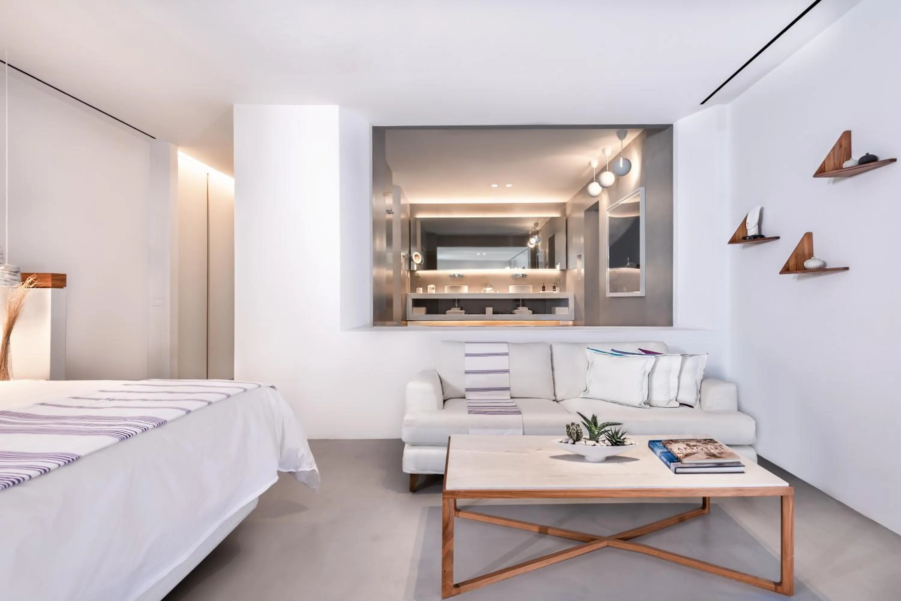 Bed in Grace Hotel, Auberge Collection