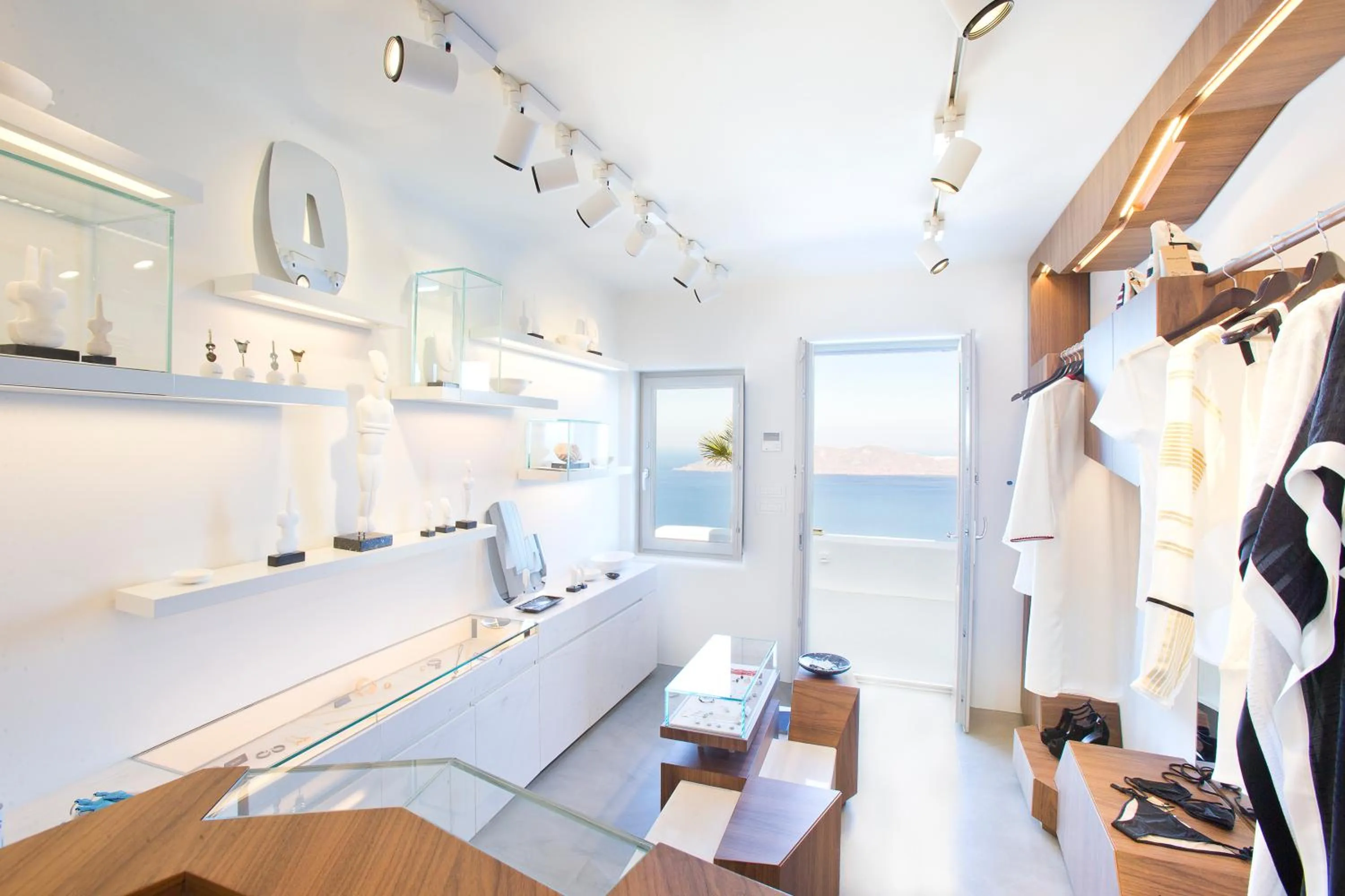 On-site shops in Grace Hotel, Auberge Collection