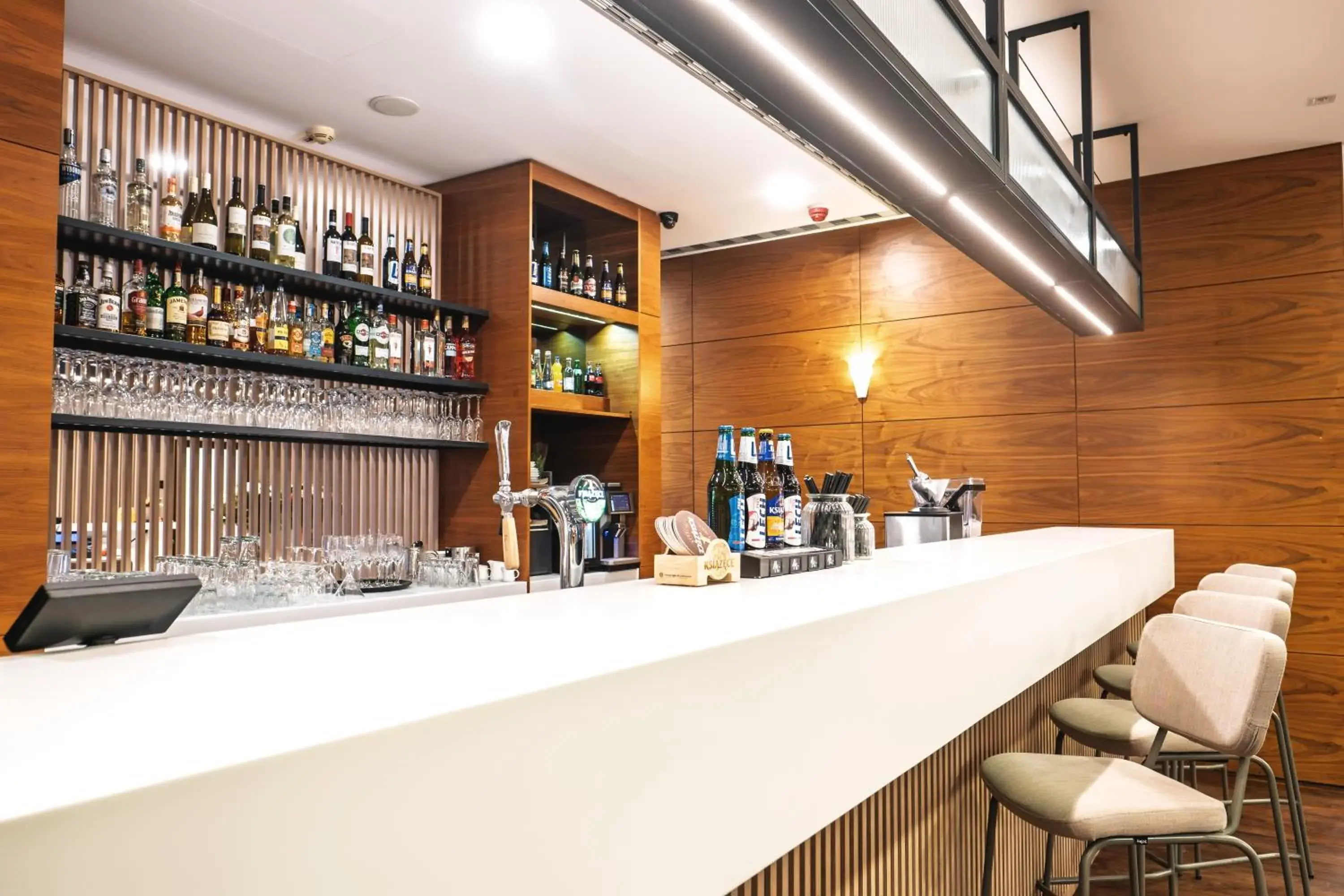 Lounge or bar in Hampton by Hilton Świnoujscie Lounge or bar in Hampton by Hilton Świnoujscie