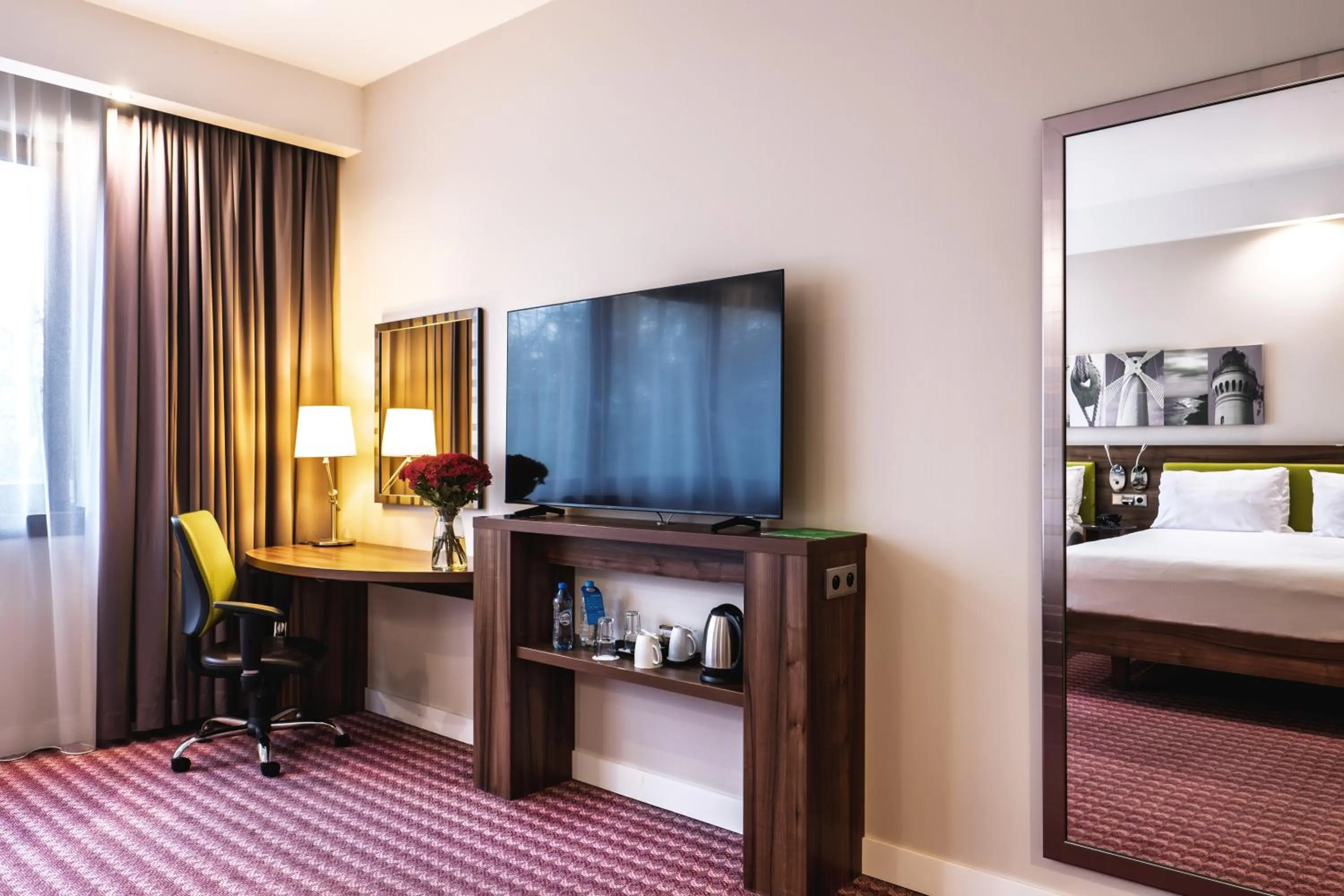 TV and multimedia, Bed in Hampton by Hilton Świnoujscie