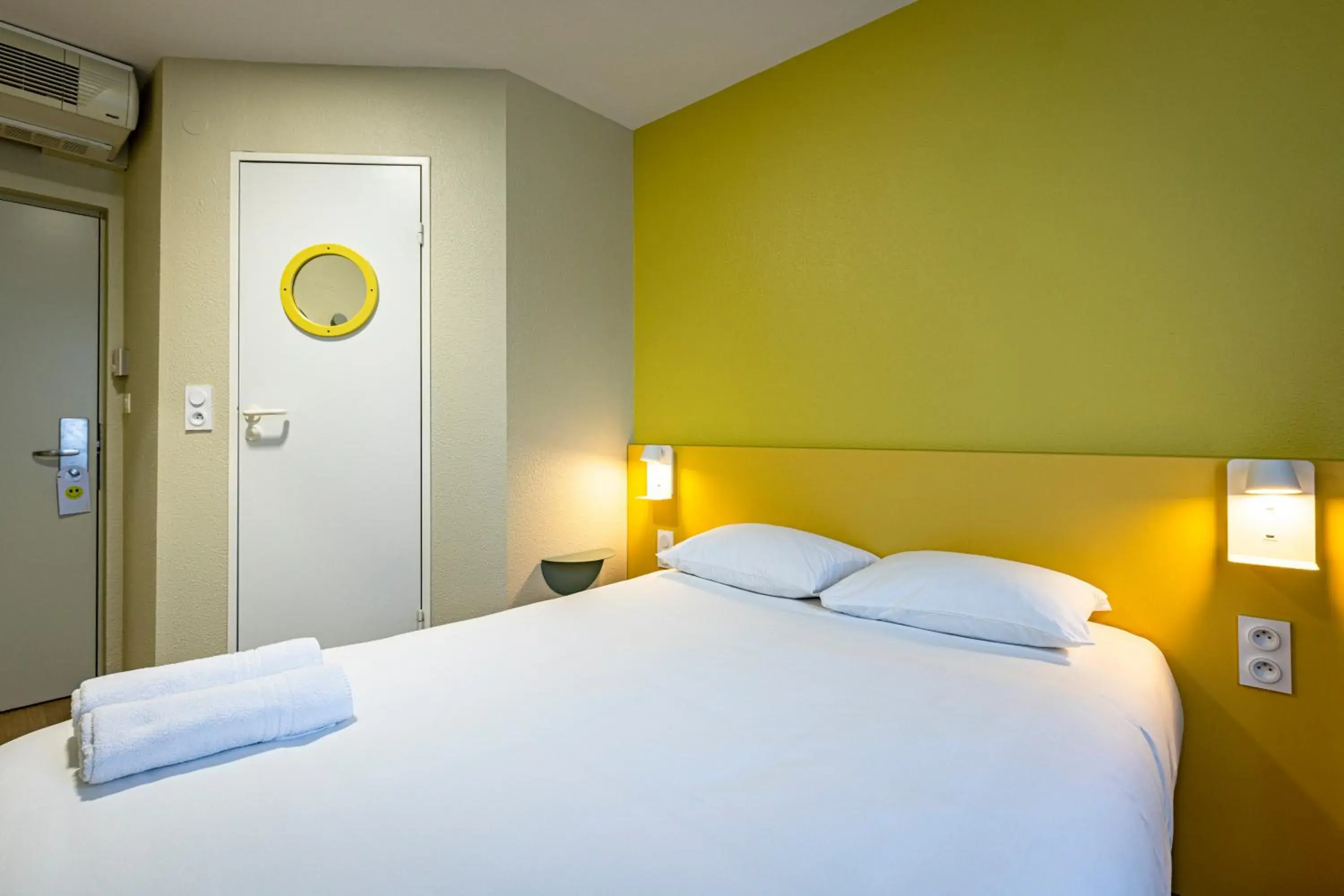 Double Room in Vini Hotel Double Room in Vini Hotel