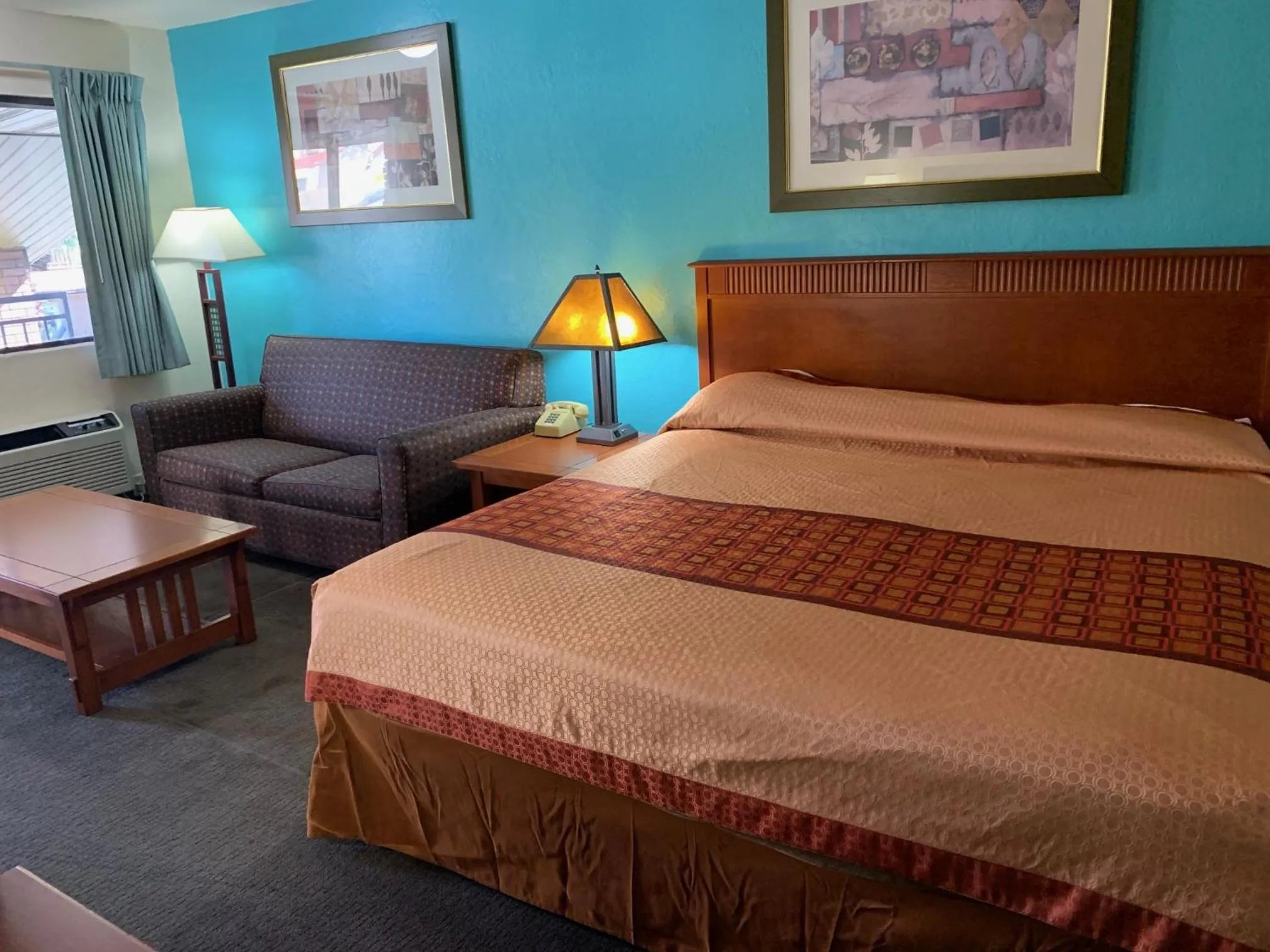 Bed in Claridge Inn - St. George