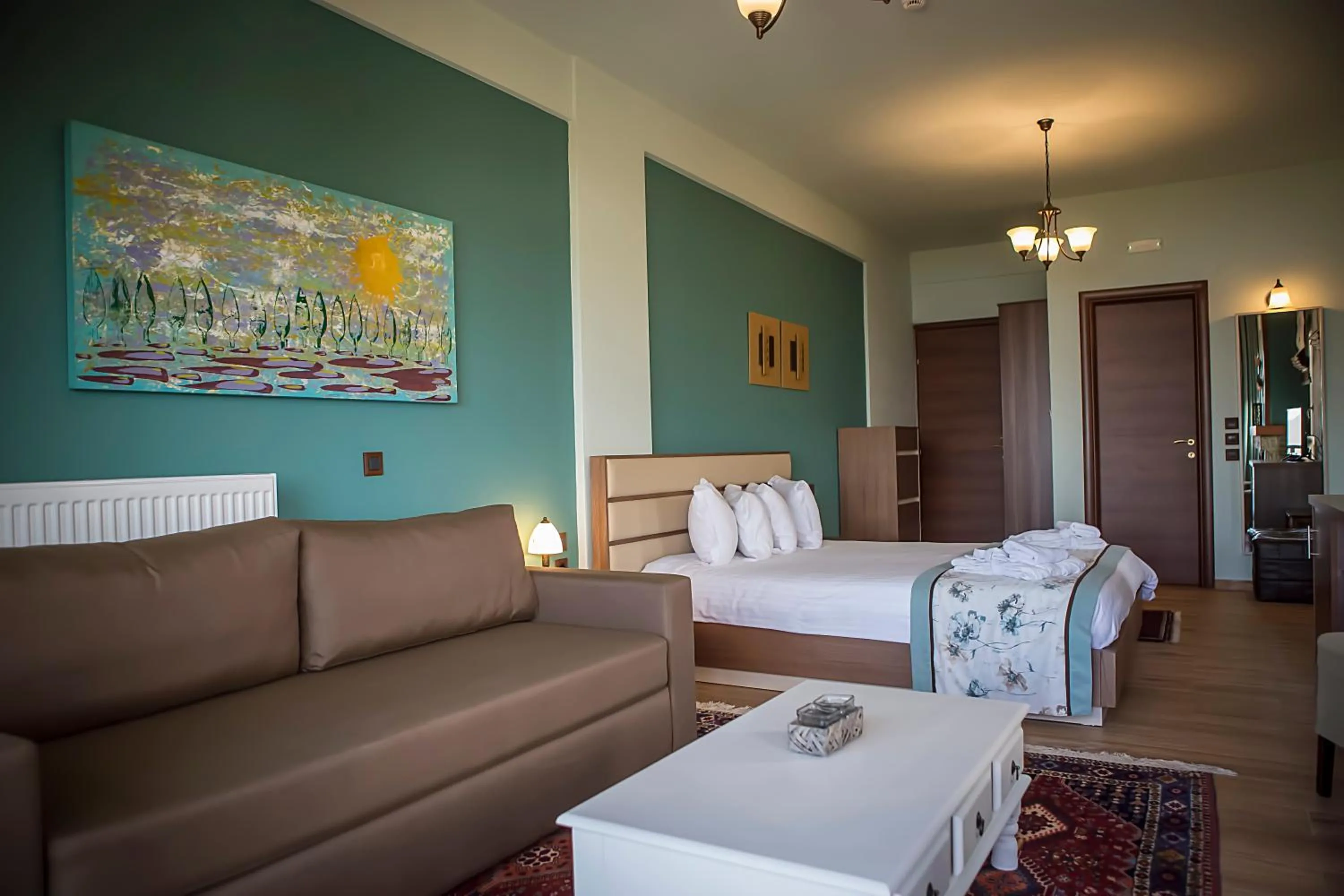 Pandion Luxury Boutique Hotel & Suites with Spa