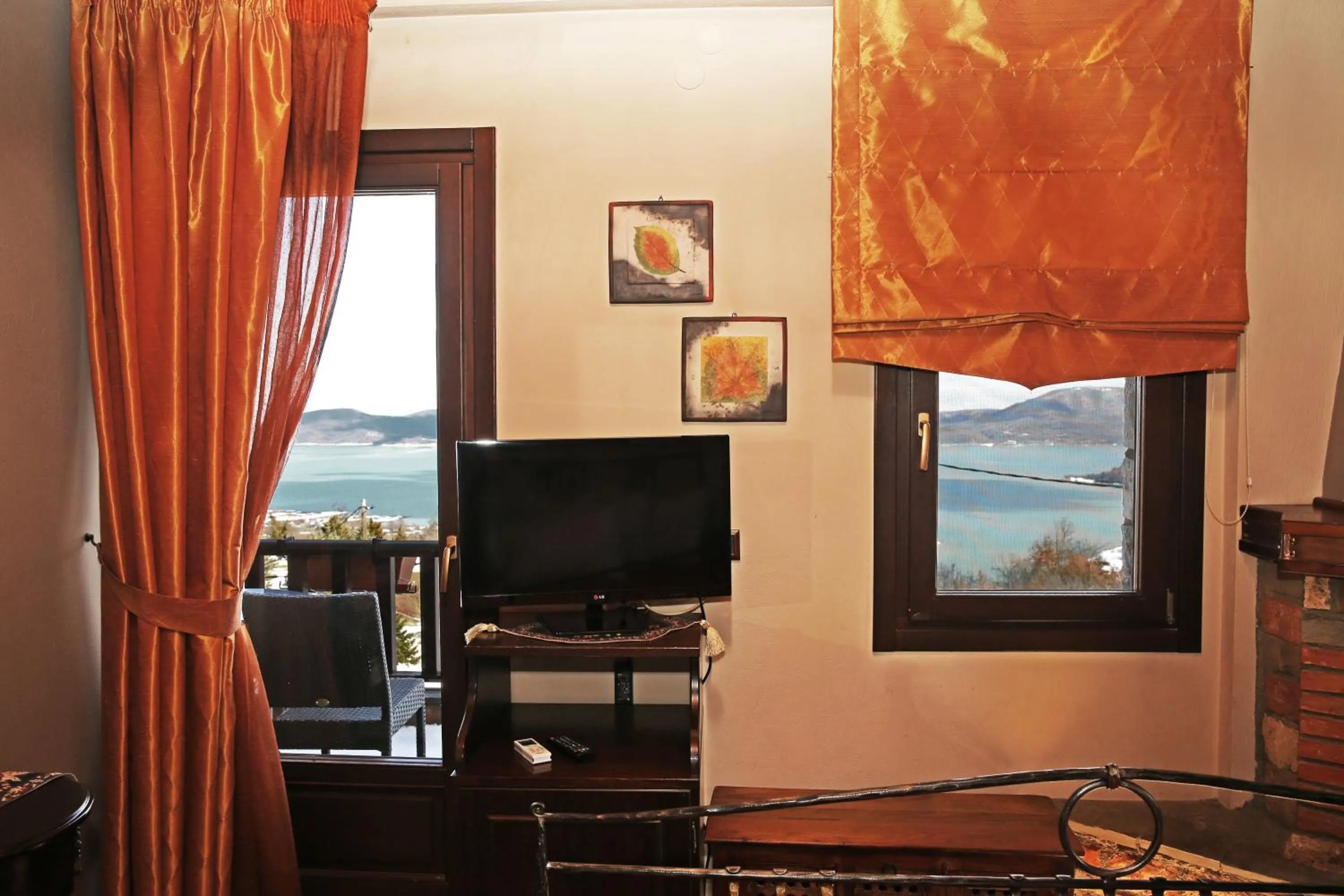 TV and multimedia in Pandion Luxury Boutique Hotel & Suites with Spa