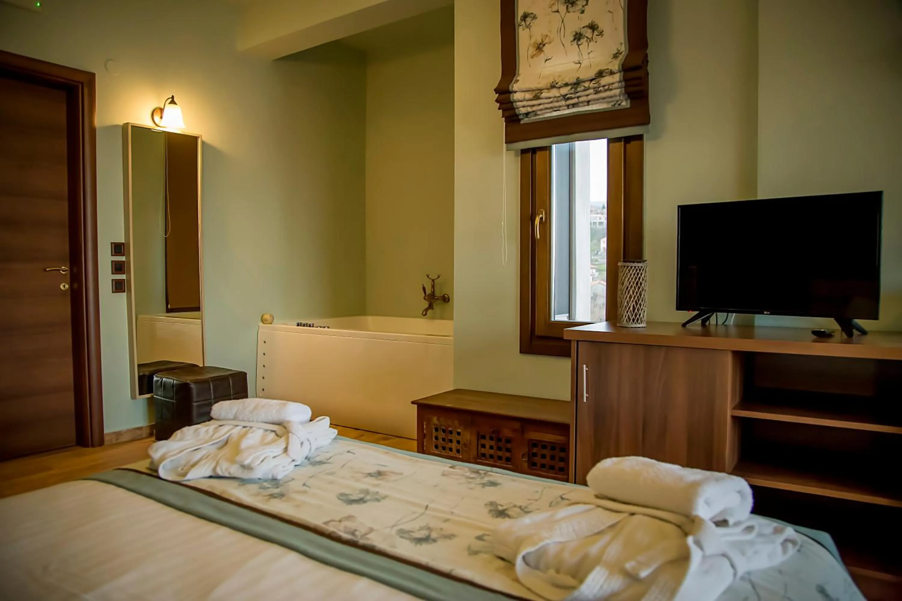 Library, Bed in Pandion Luxury Boutique Hotel & Suites with Spa