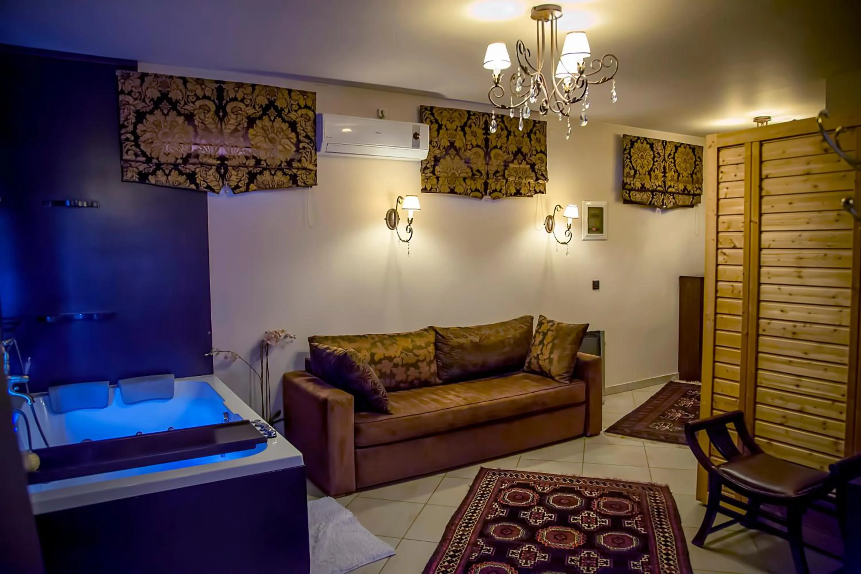 Hot Tub in Pandion Luxury Boutique Hotel & Suites with Spa