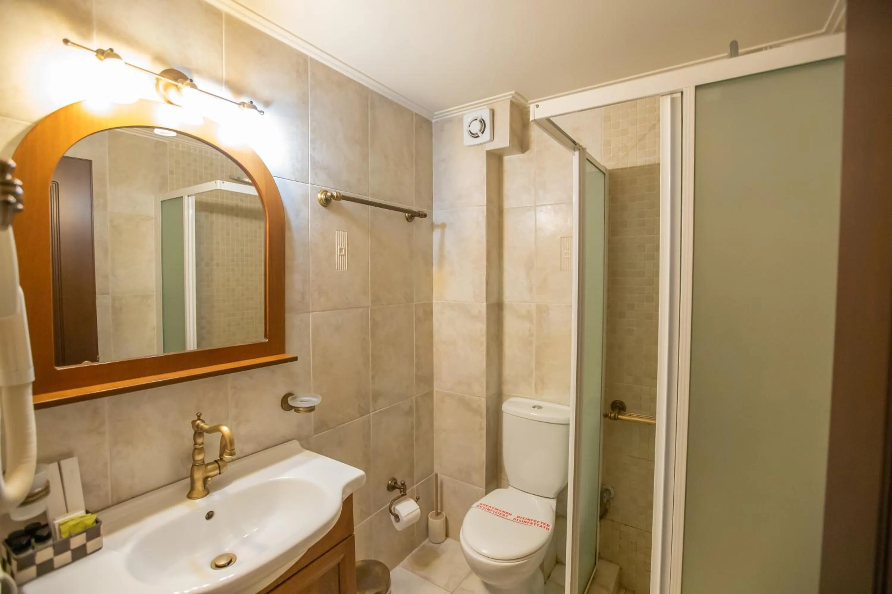 Pandion Luxury Boutique Hotel & Suites with Spa