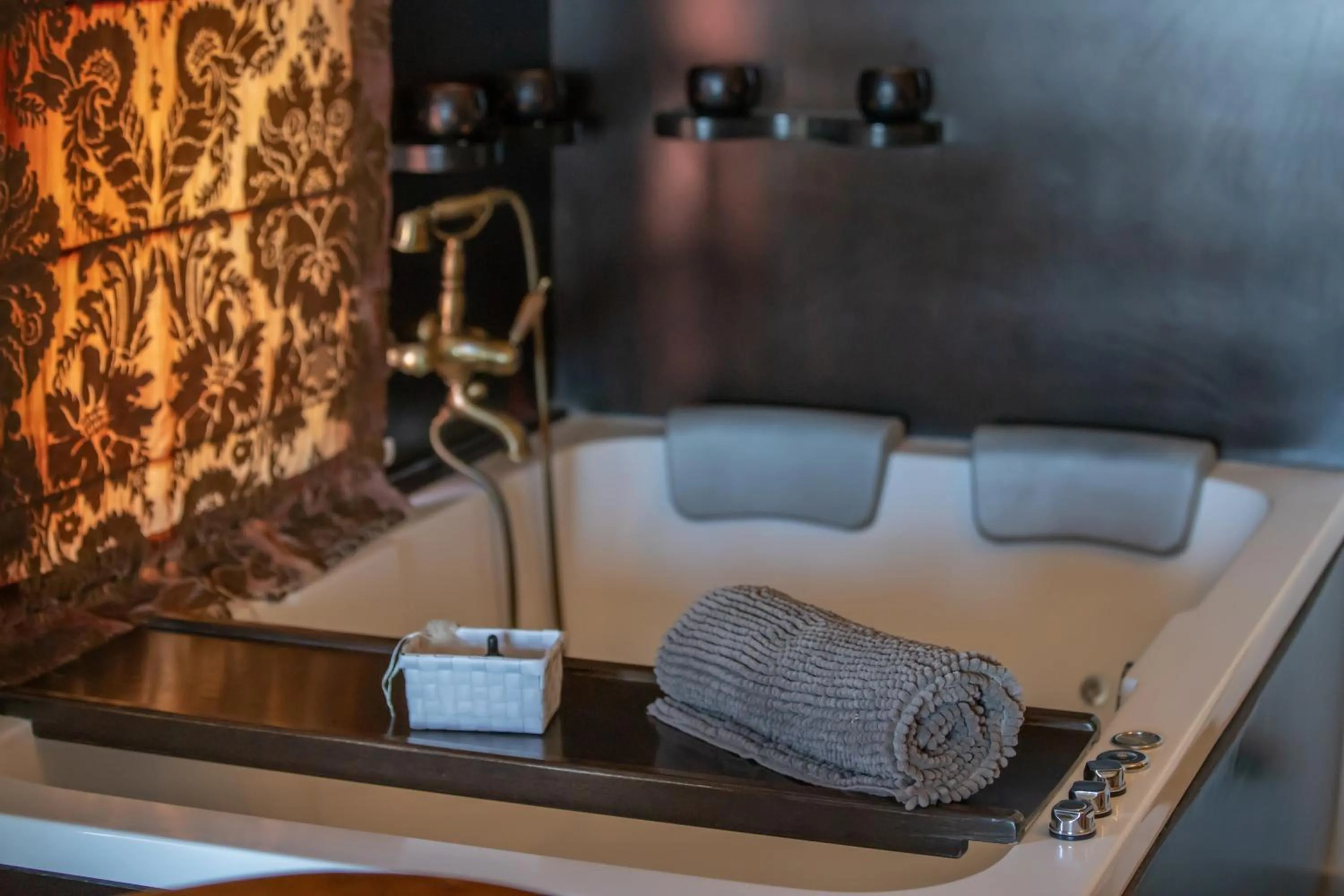 Pandion Luxury Boutique Hotel & Suites with Spa