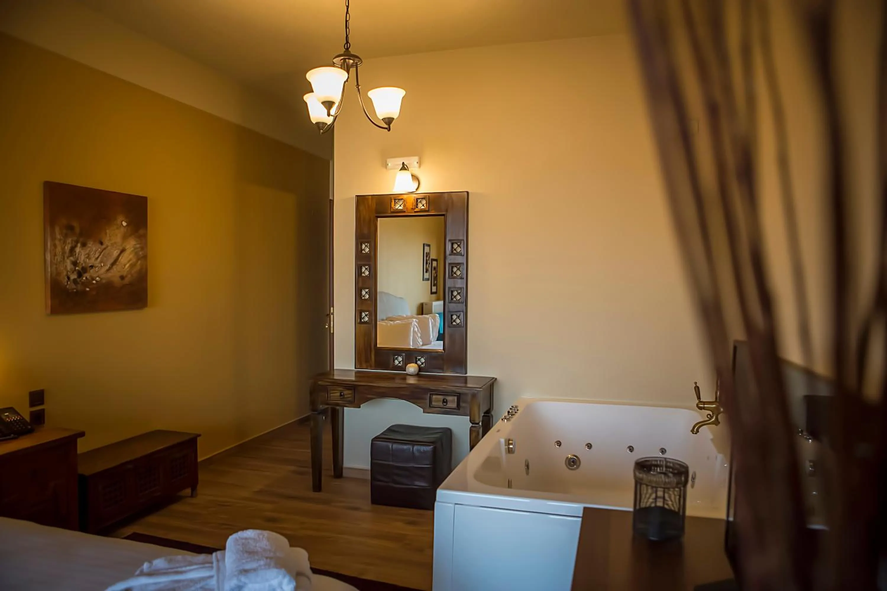 Pandion Luxury Boutique Hotel & Suites with Spa