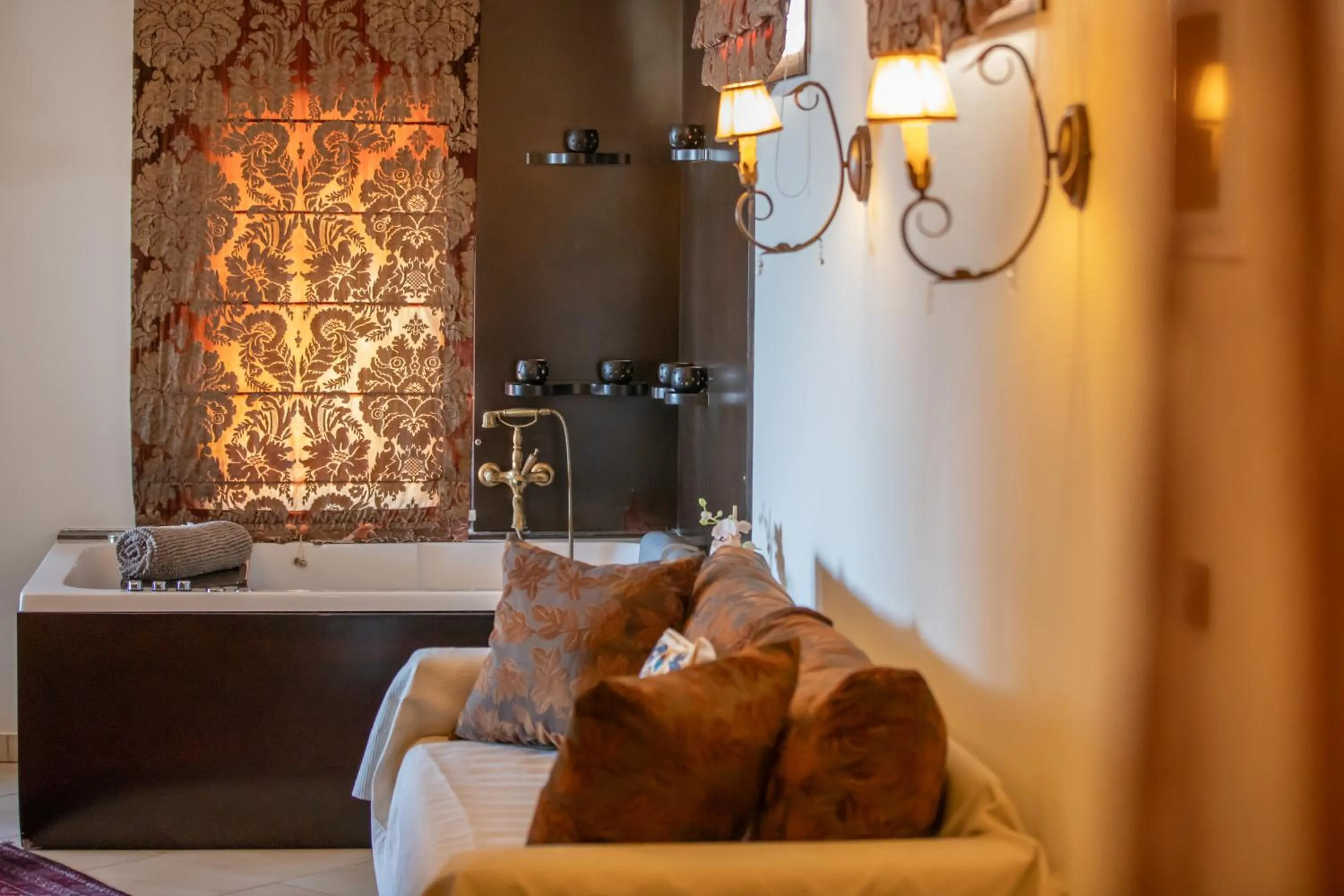 Pandion Luxury Boutique Hotel & Suites with Spa