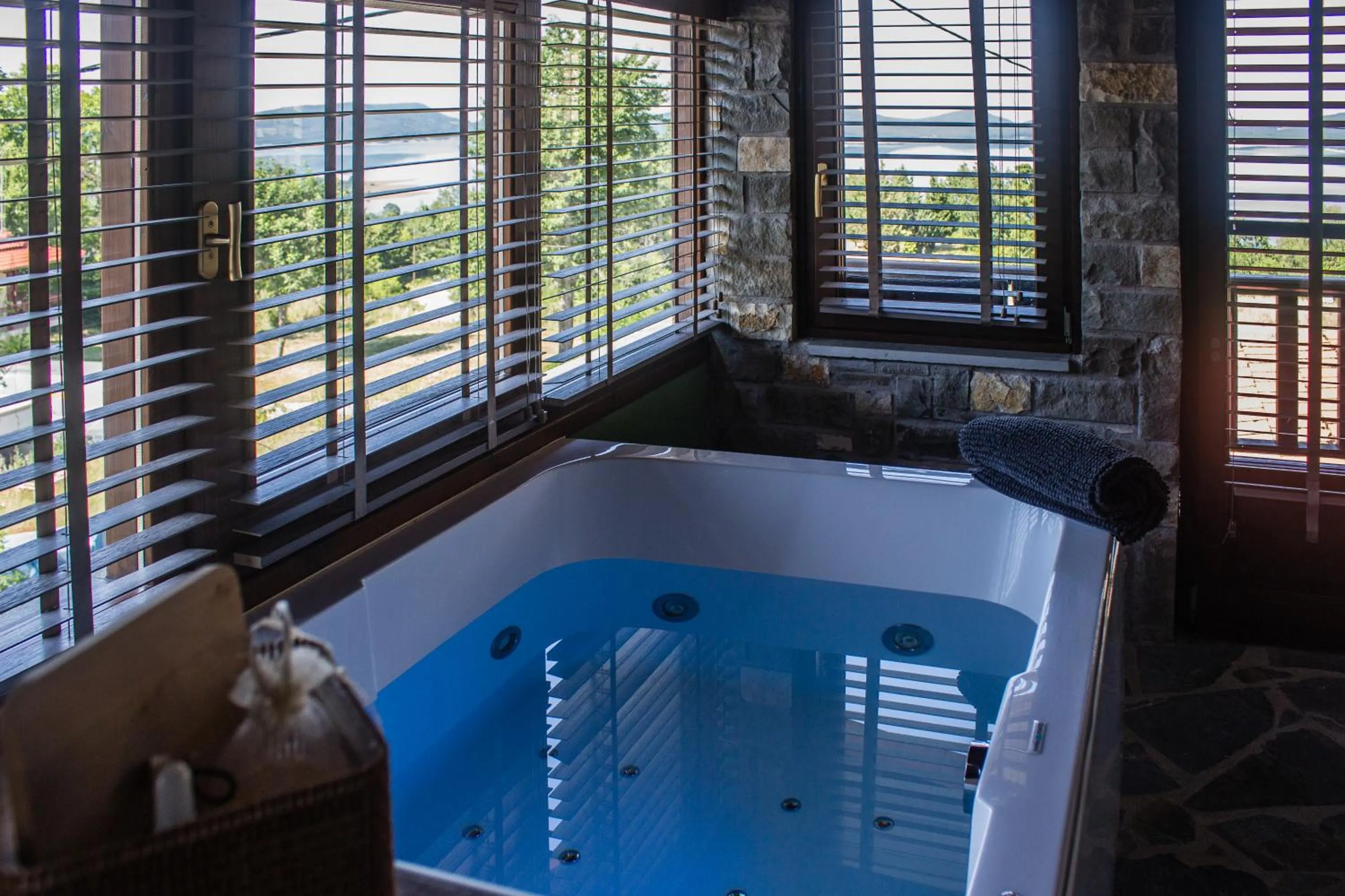 Pandion Luxury Boutique Hotel & Suites with Spa
