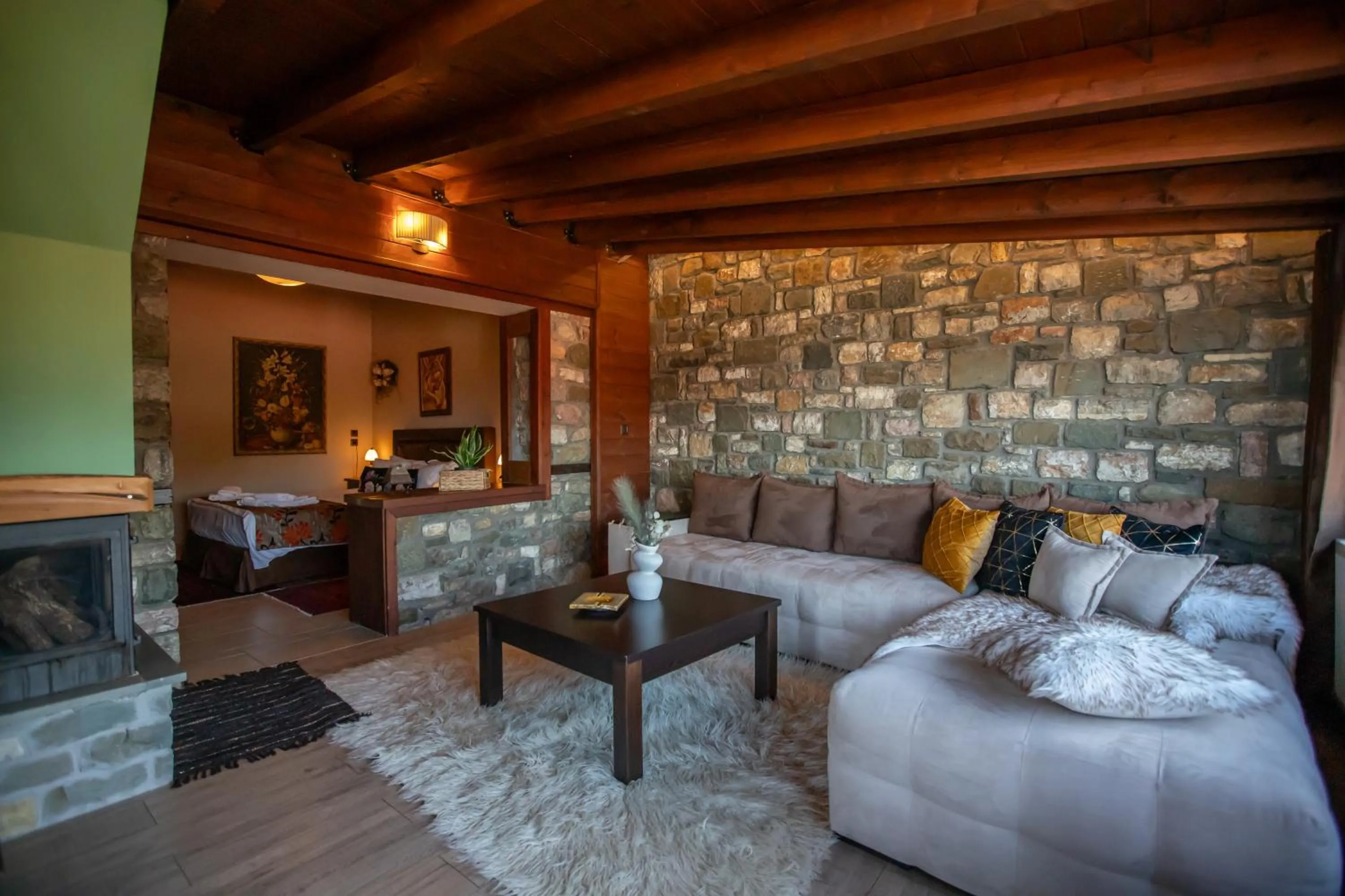 Pandion Luxury Boutique Hotel & Suites with Spa