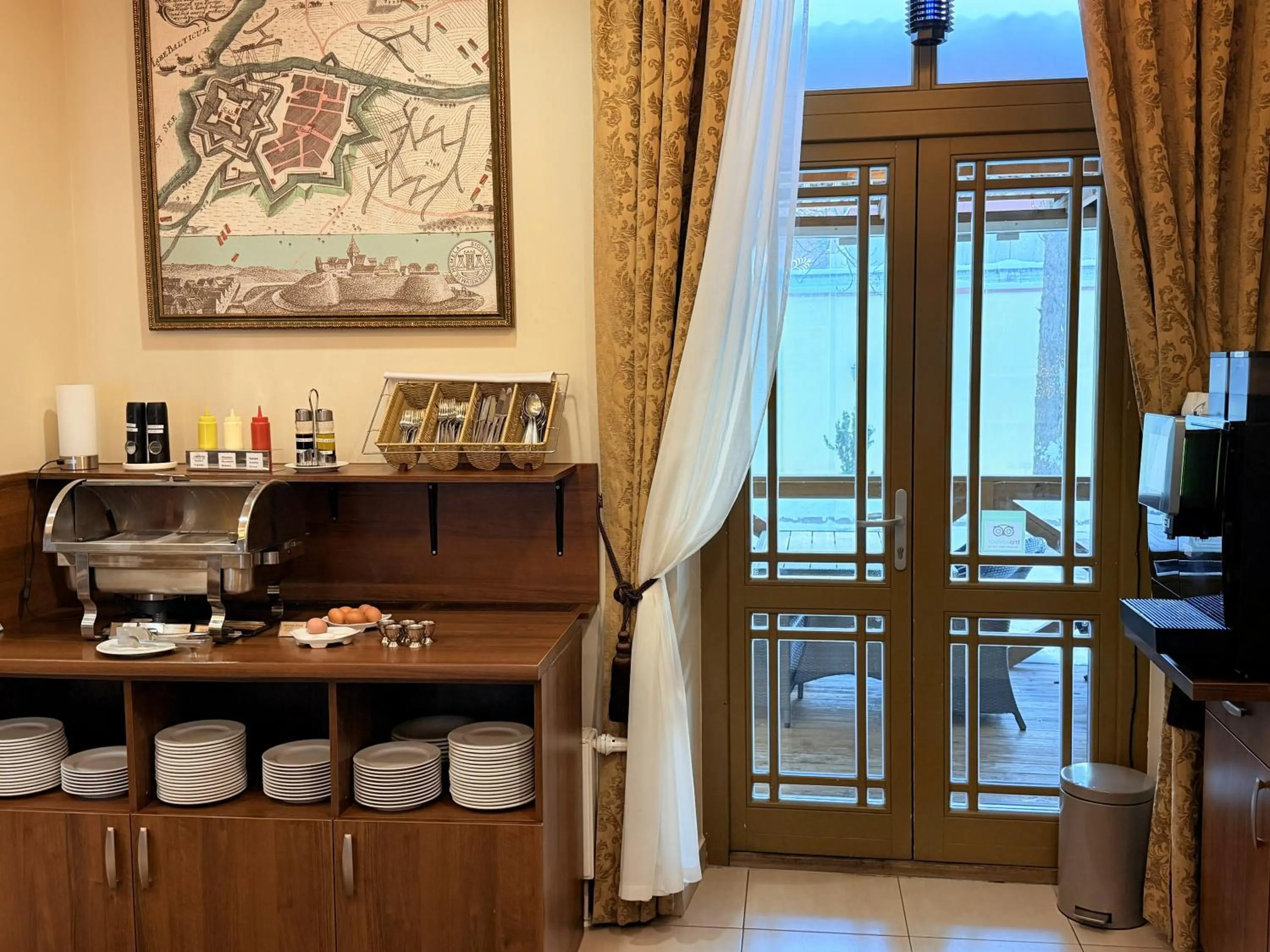 Restaurant/places to eat in Memel Hotel