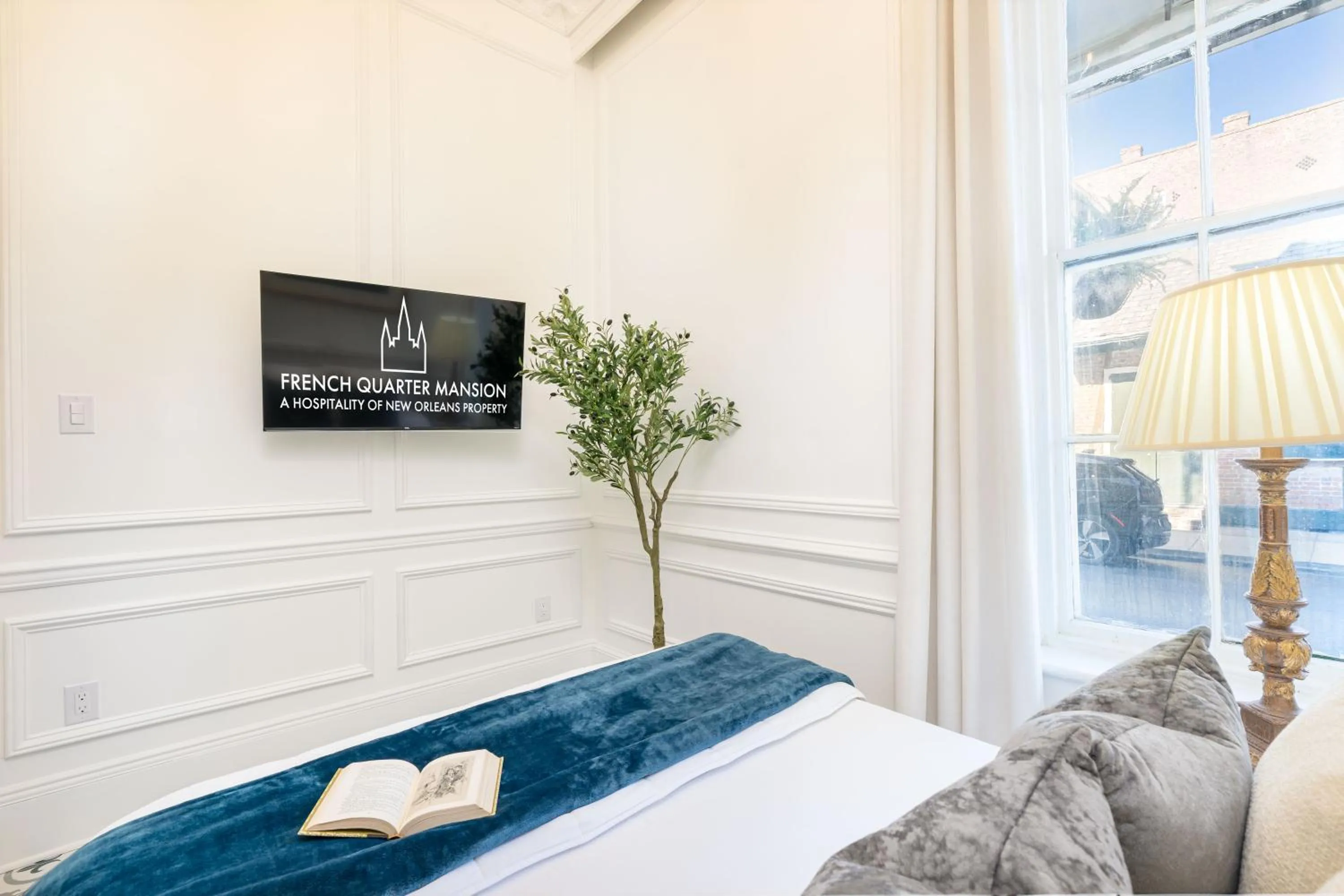 Bed in French Quarter Mansion