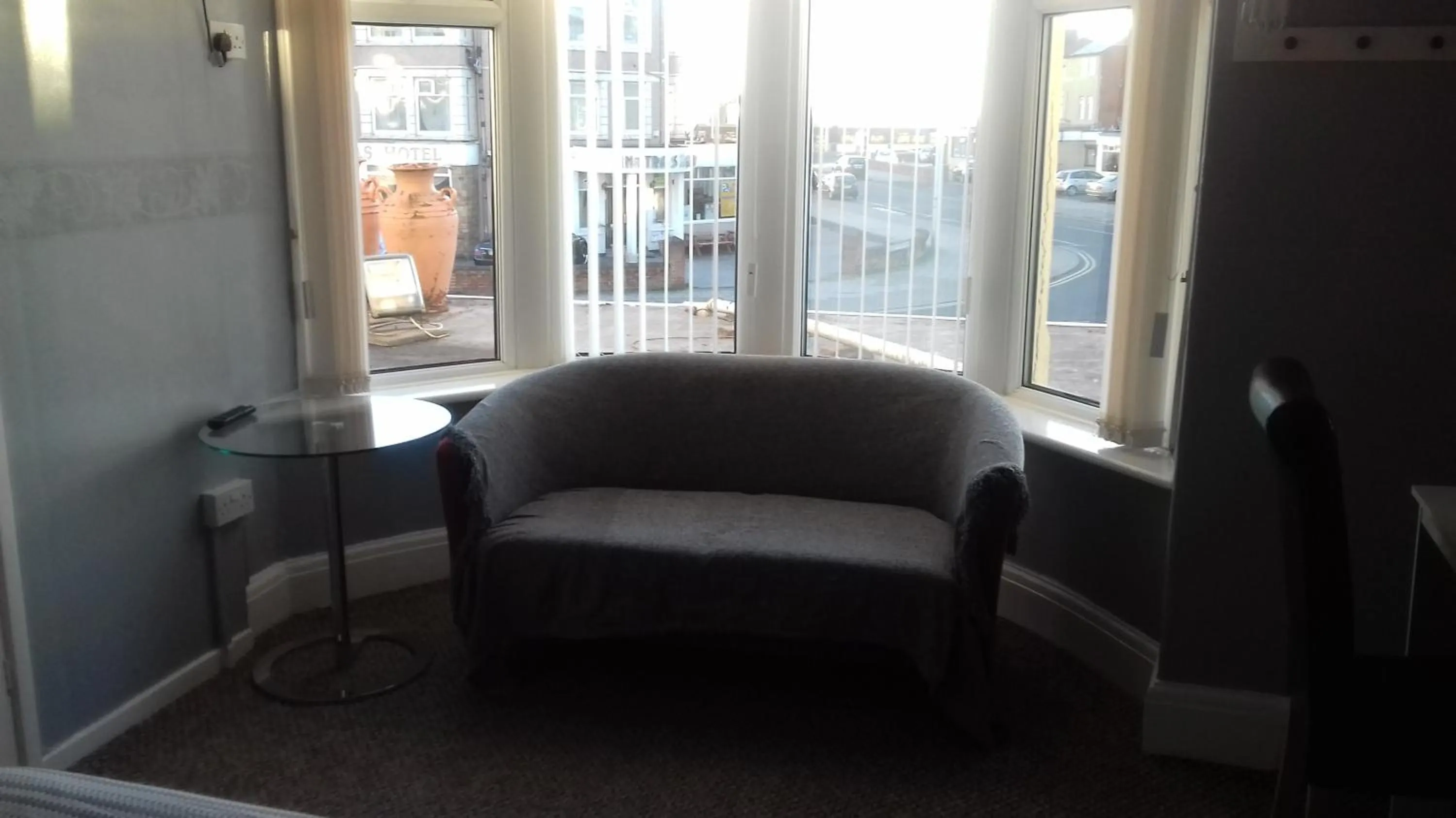 Seating area in Elmfield