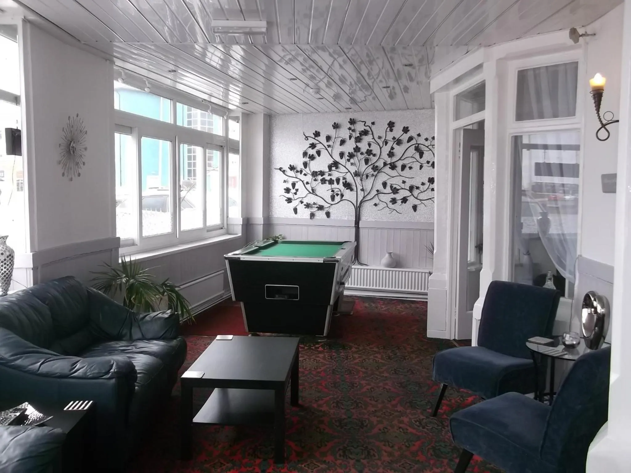 Lounge or bar in Elmfield