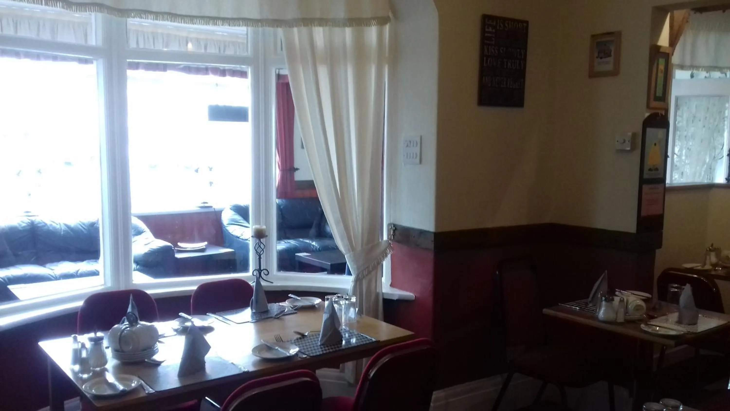 Dining area in Elmfield