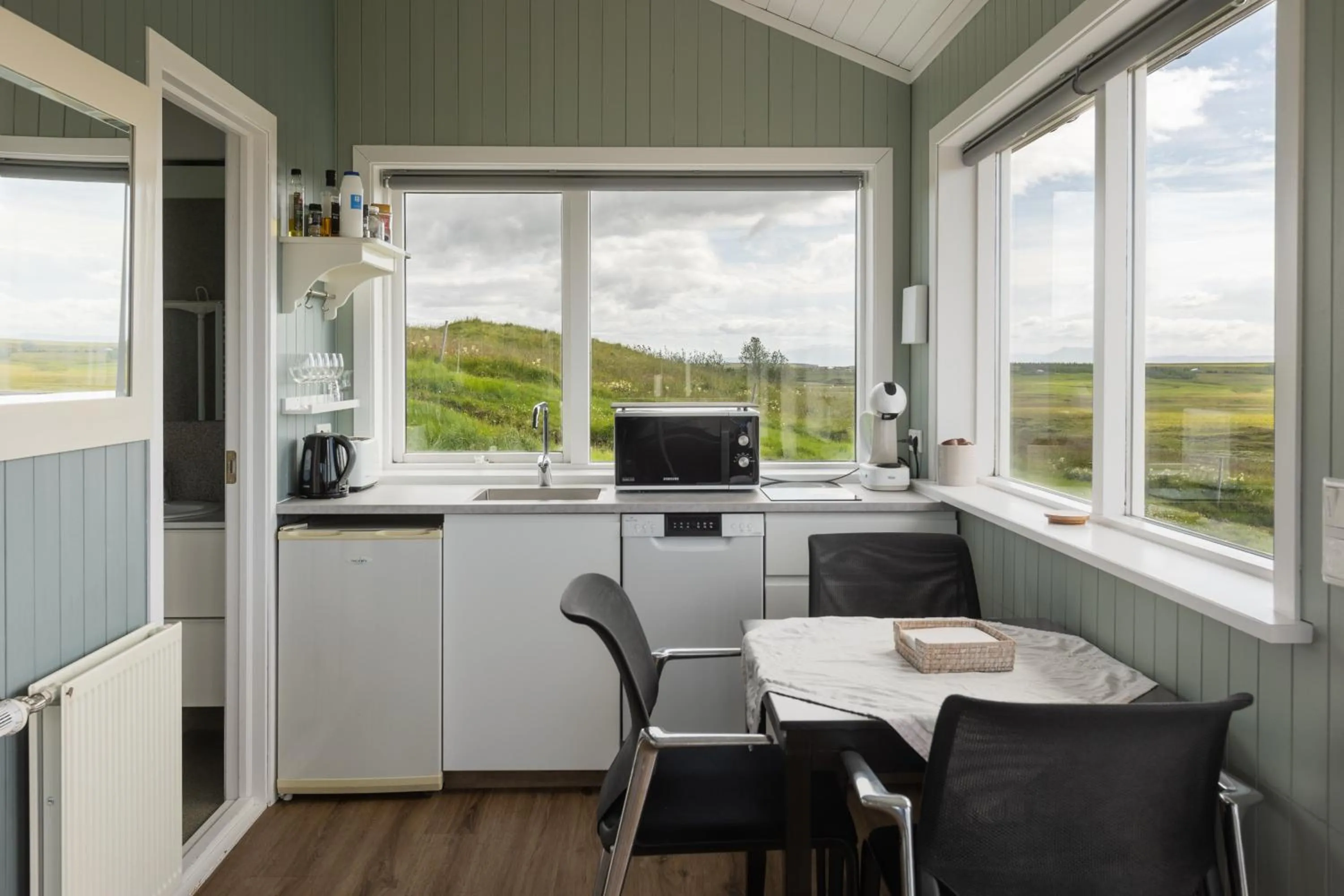 Kitchen or kitchenette in Hestheimar