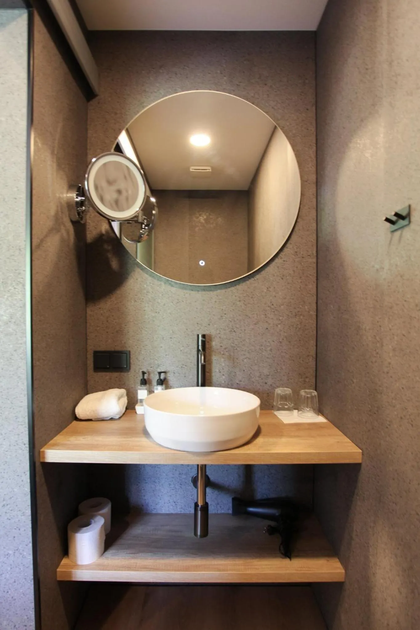 Bathroom in Hestheimar