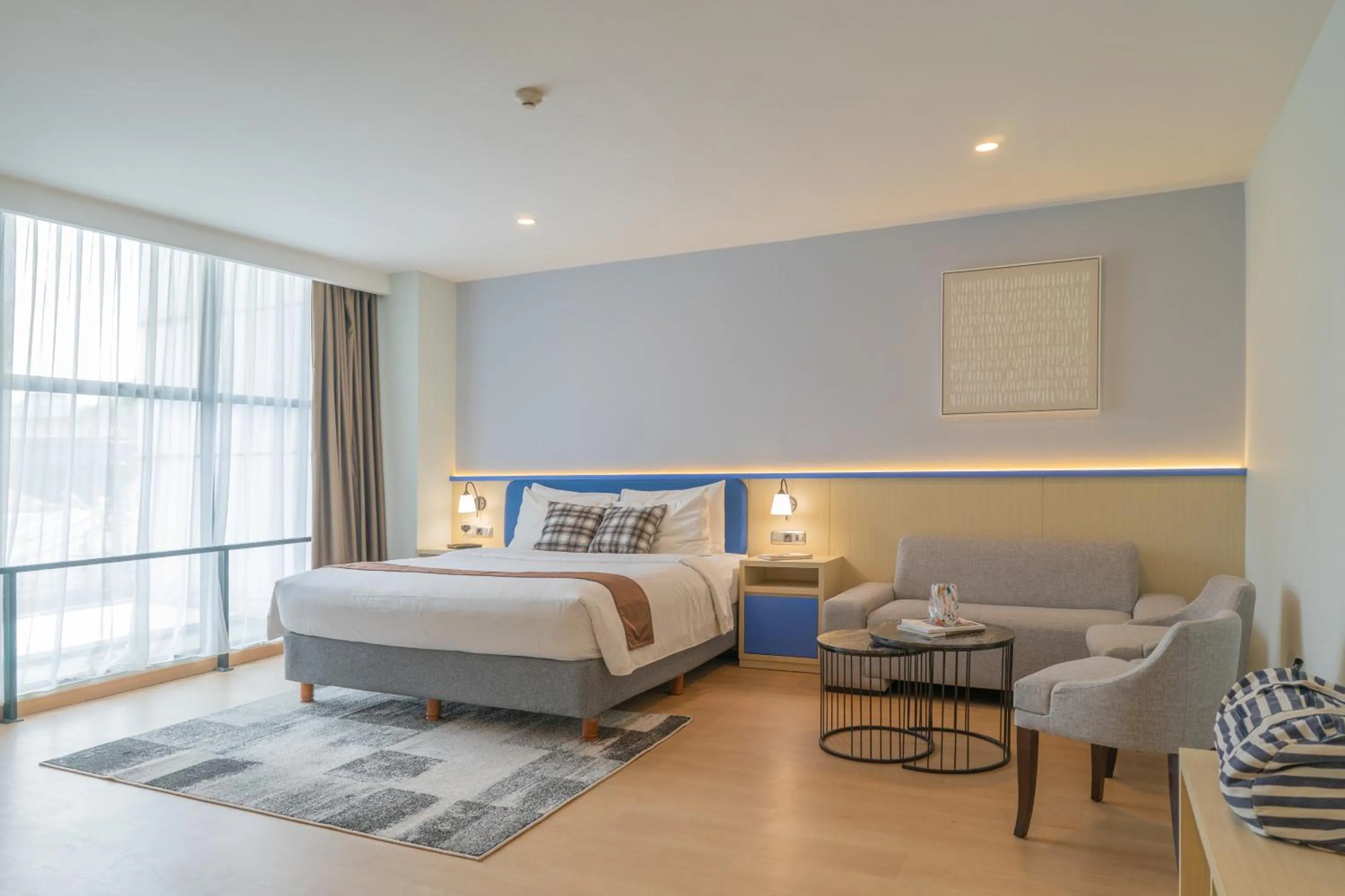 Bedroom, Bed in Avissa Suites