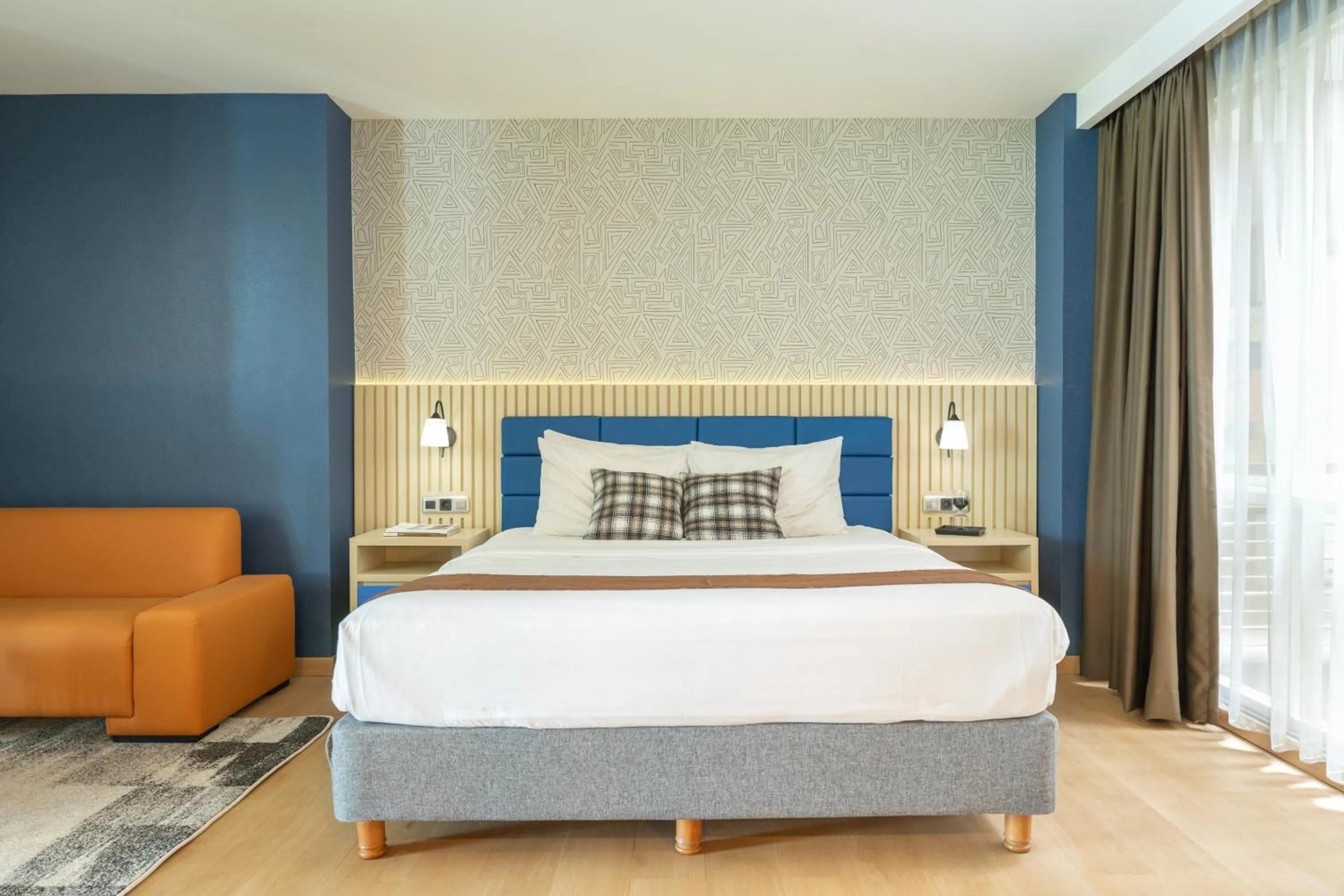 Bedroom, Bed in Avissa Suites