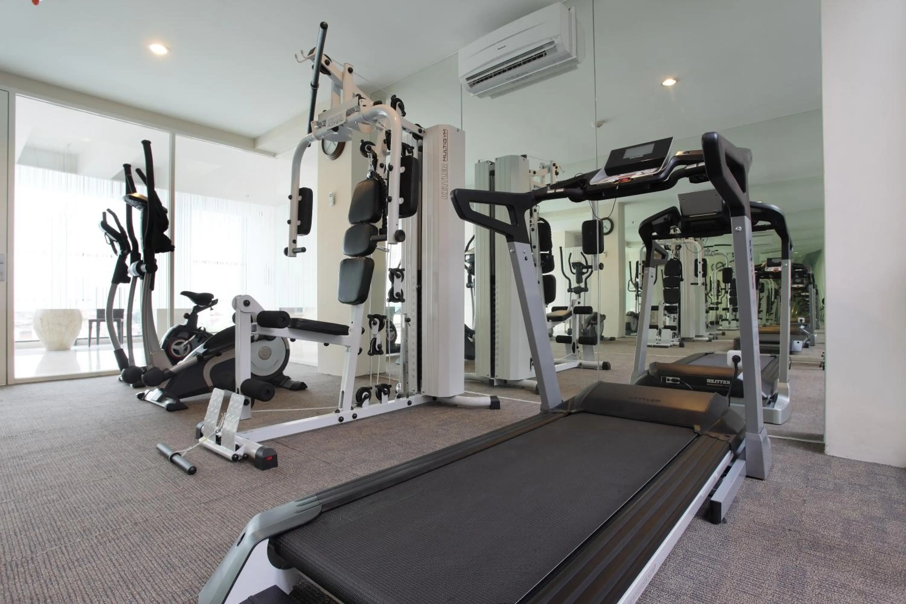 Fitness centre/facilities in Avissa Suites