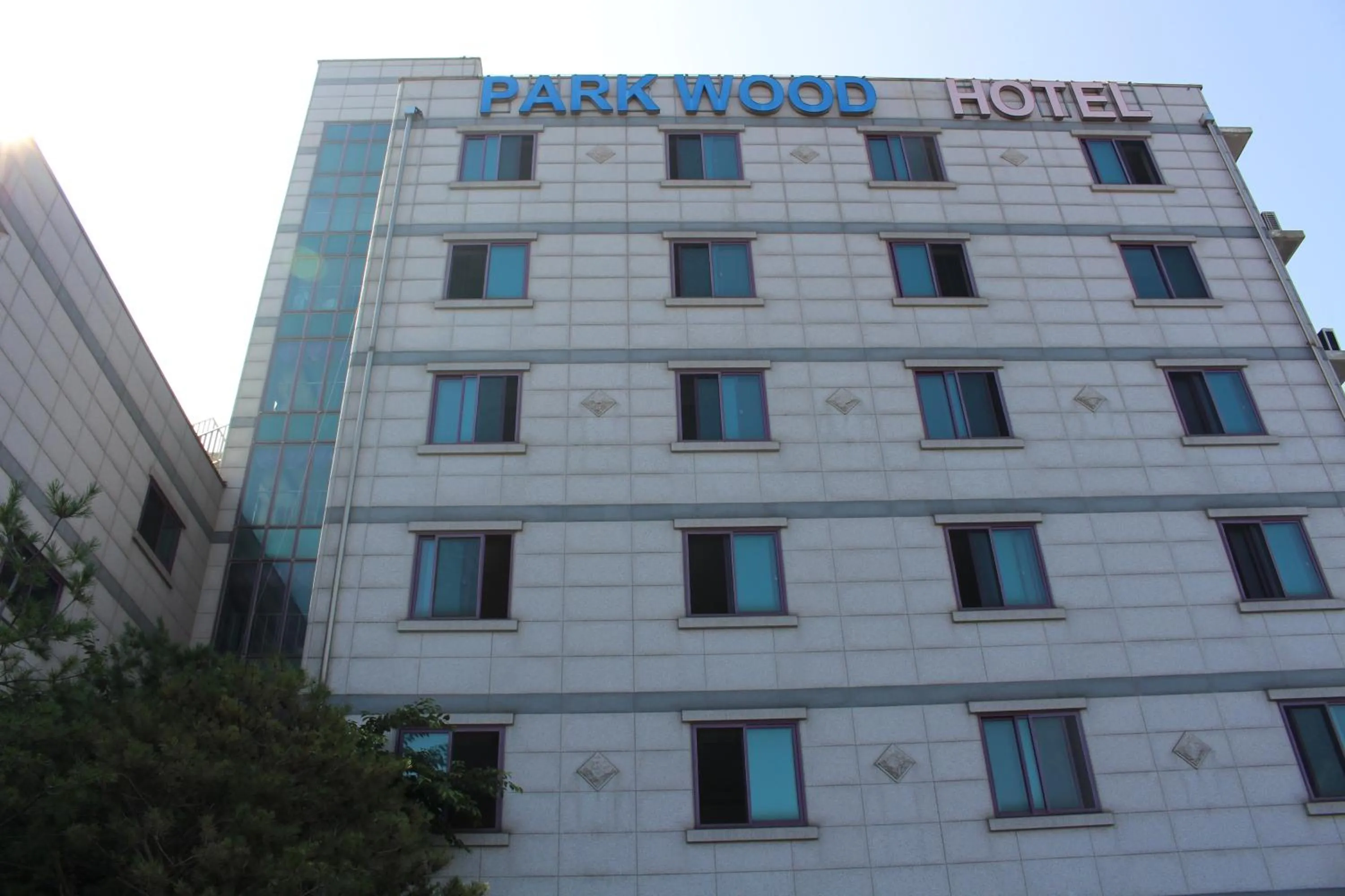 Facade/entrance in Hotel Parkwood Incheon Airport