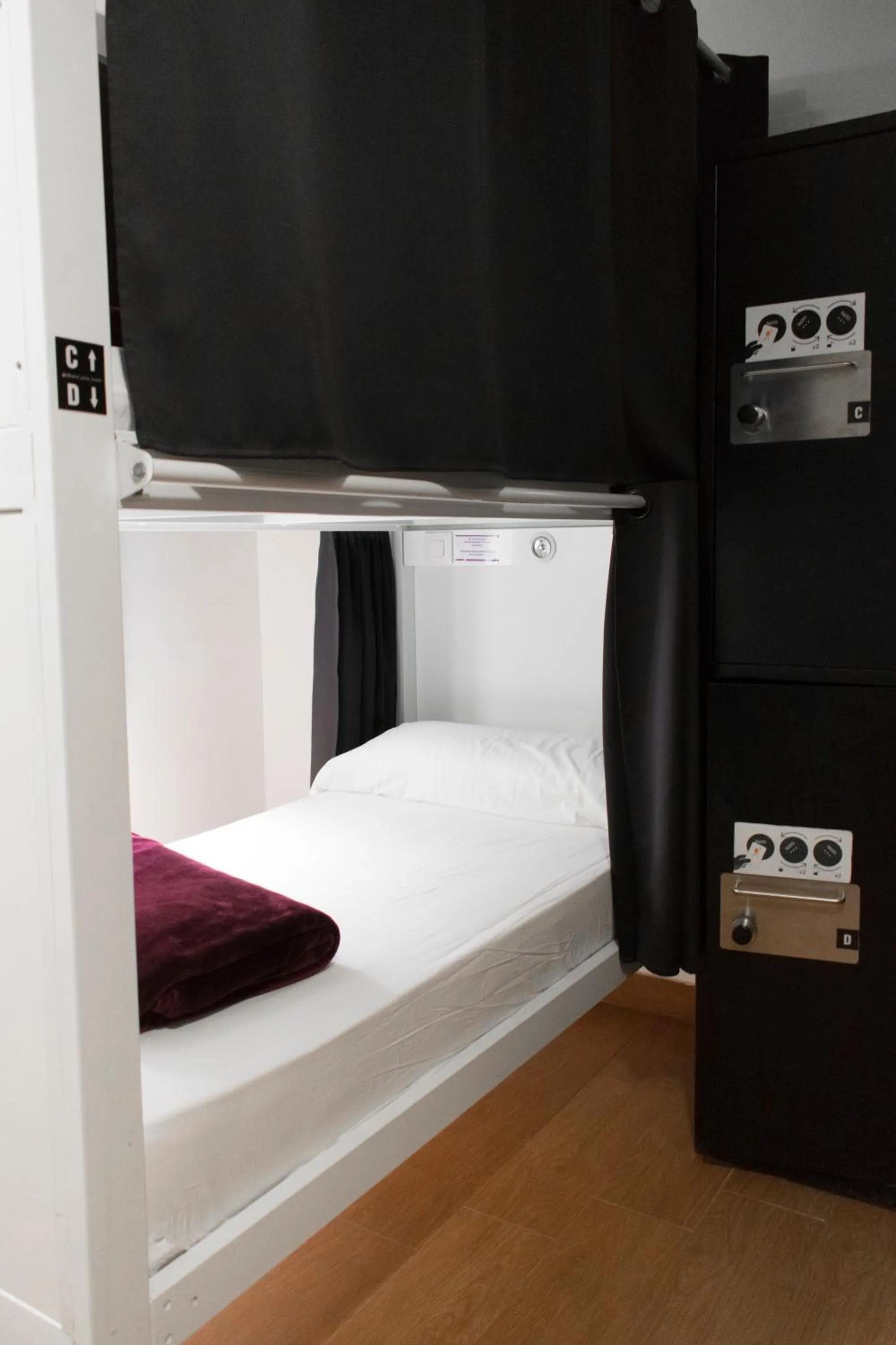 Bed in Kabul Party Hostel Barcelona