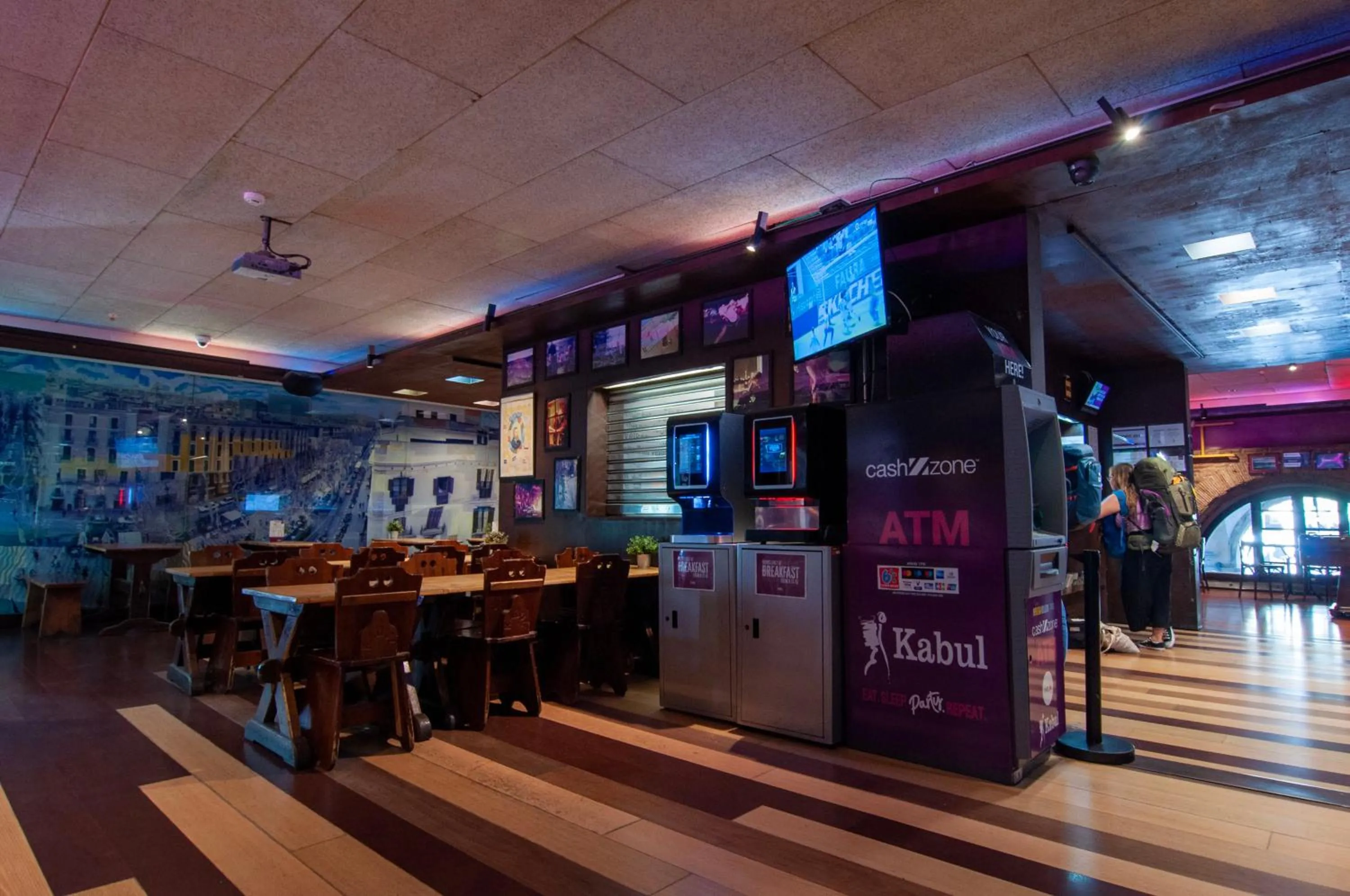 Lounge or bar in Kabul Party Hostel Barcelona