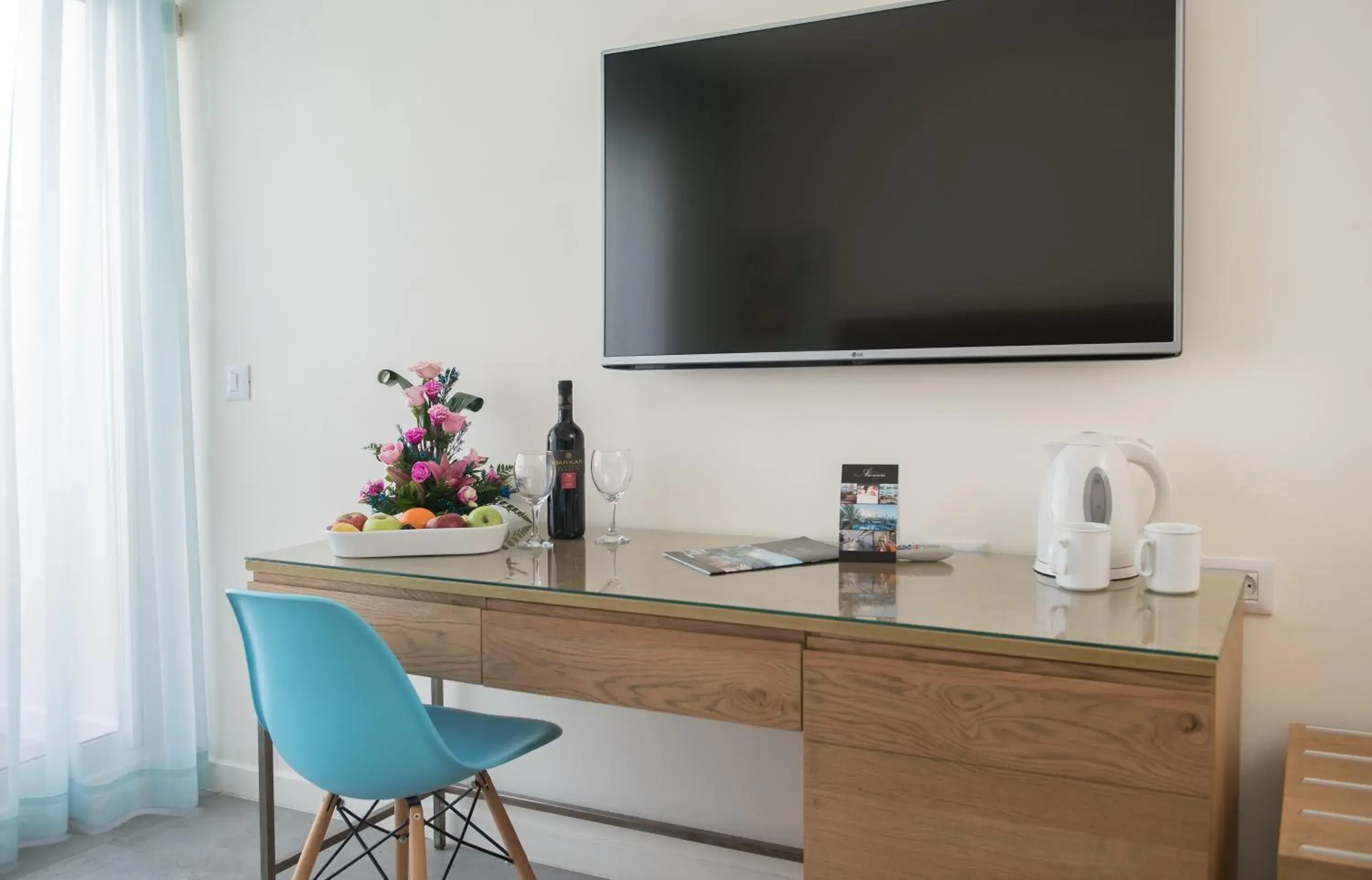 Standard Double or Twin Room in Americana Eilat Hotel Standard Double or Twin Room in Americana Eilat Hotel