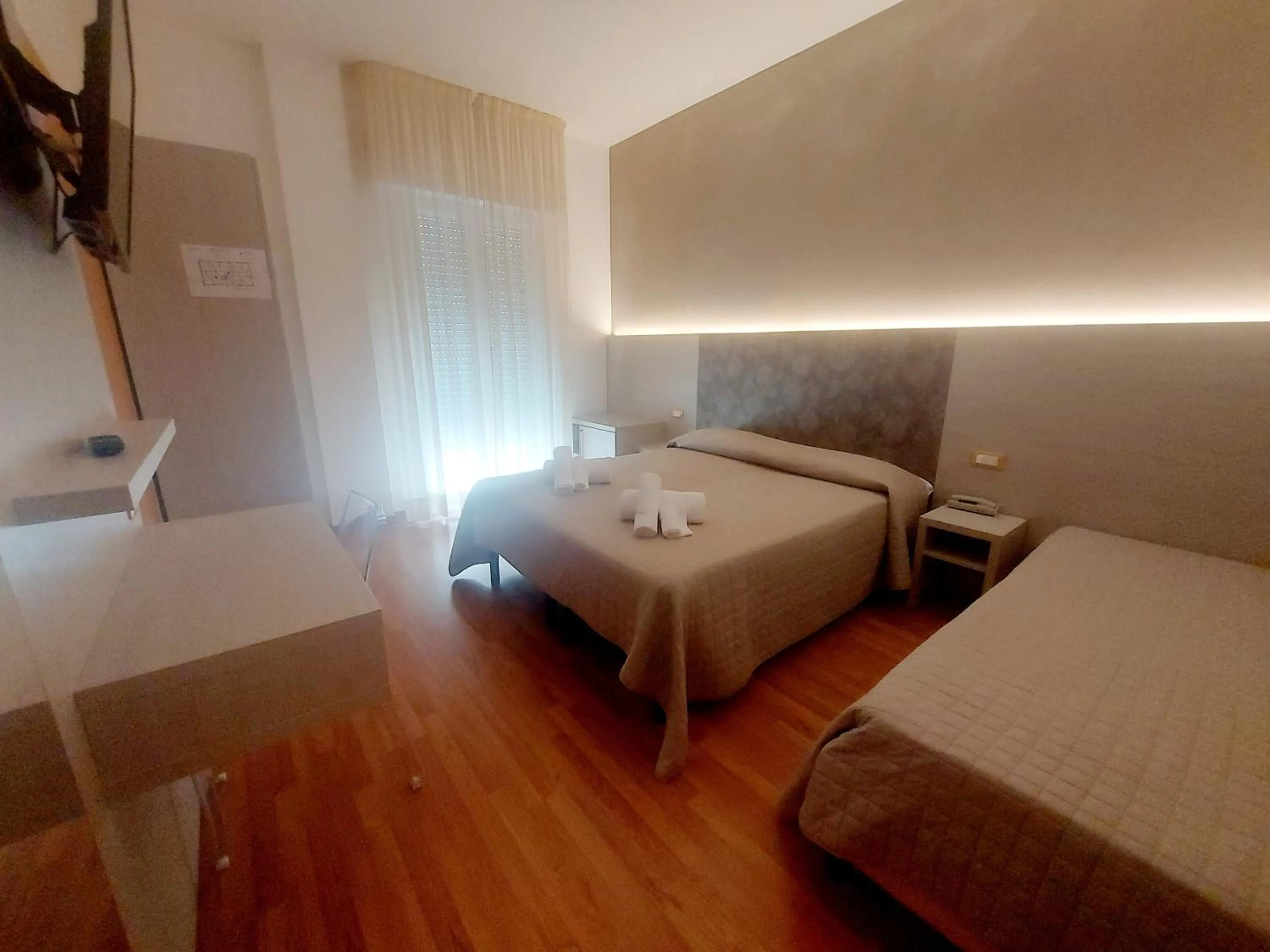 TV and multimedia, Bed in Hotel Monica