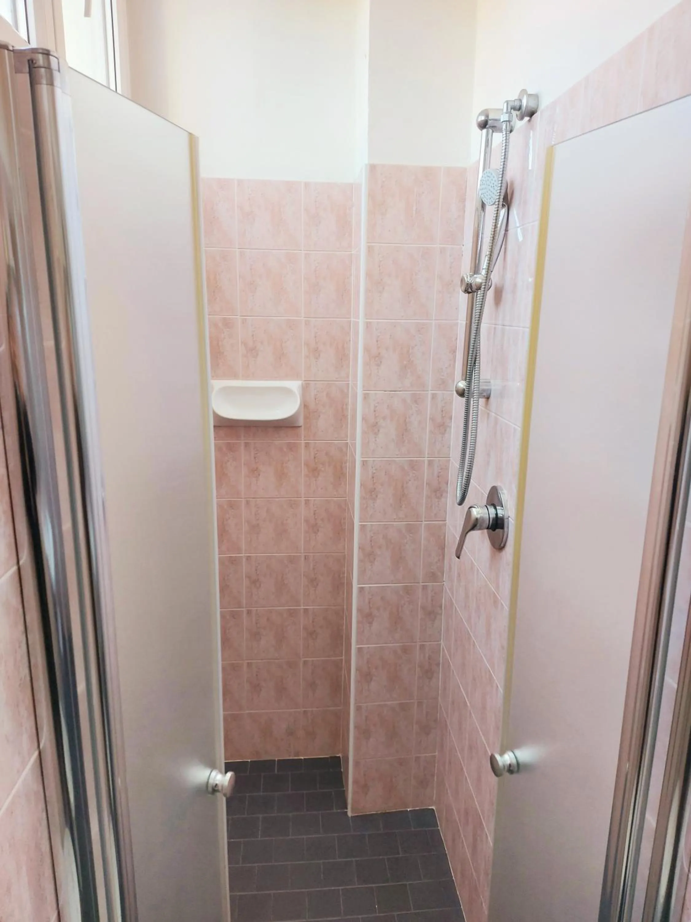 Shower in Hotel Monica