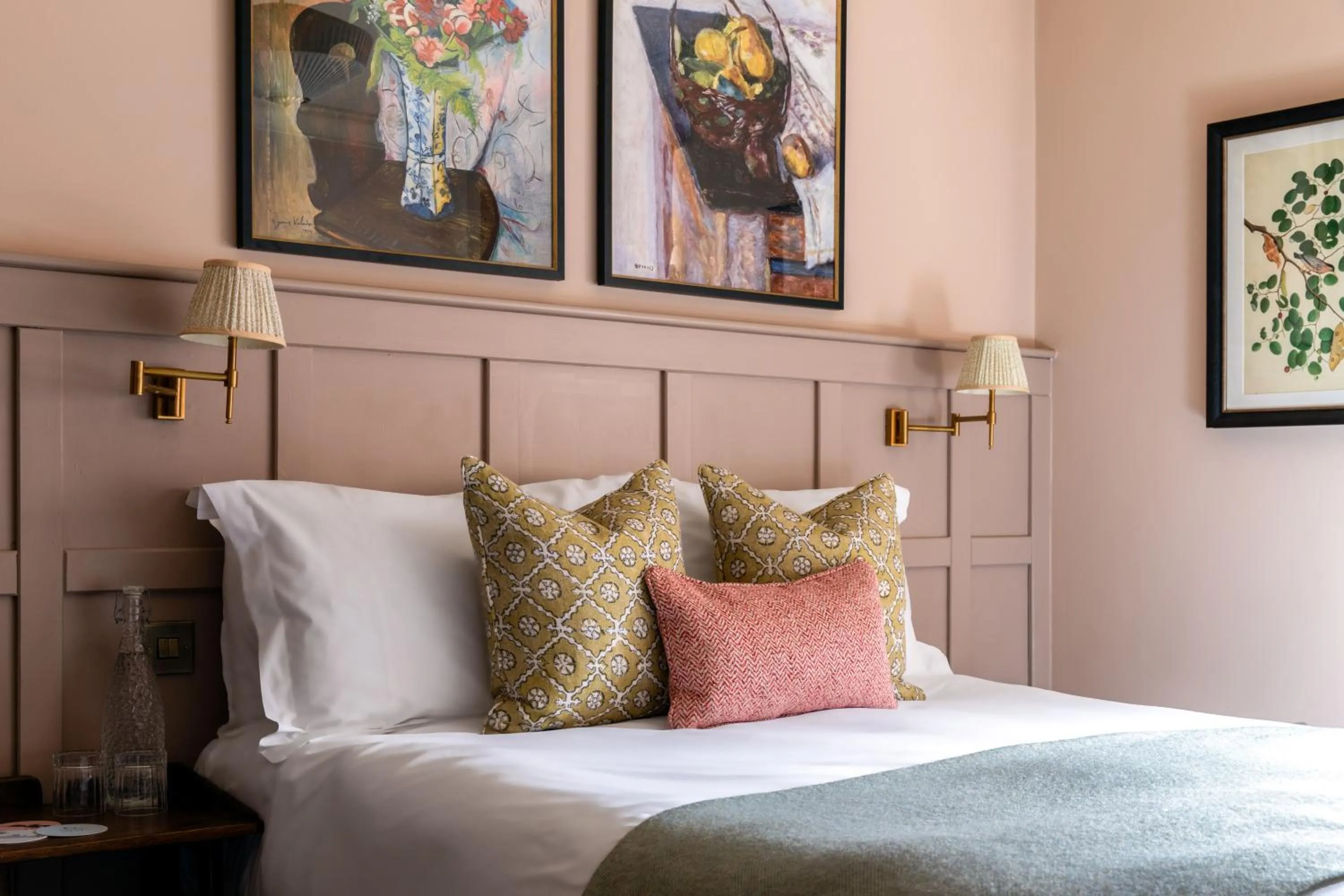 Bedroom, Bed in The Carnarvon Arms