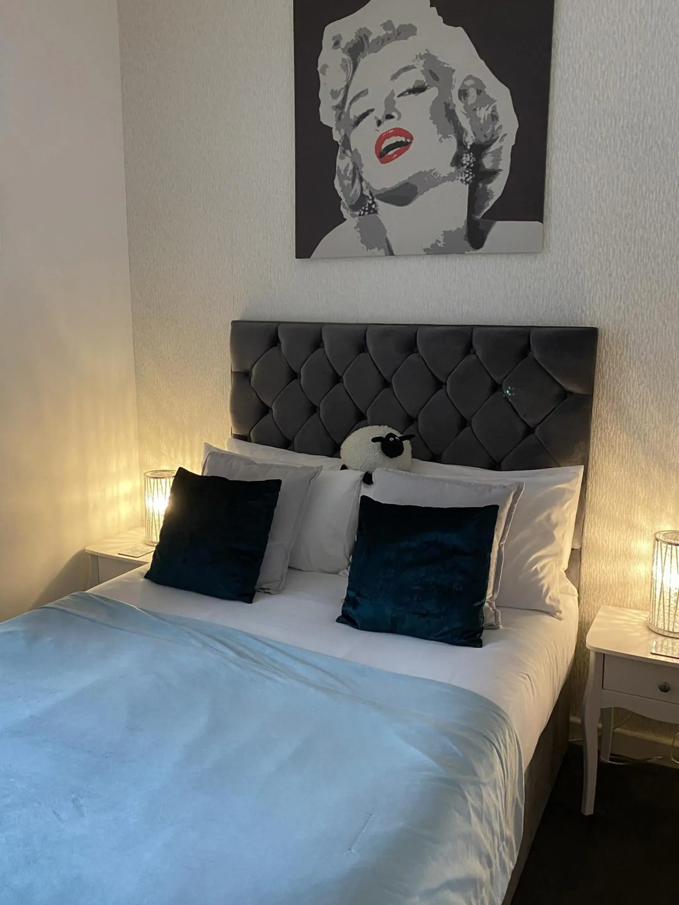 Bedroom in Inn Cardiff Bedroom in Inn Cardiff