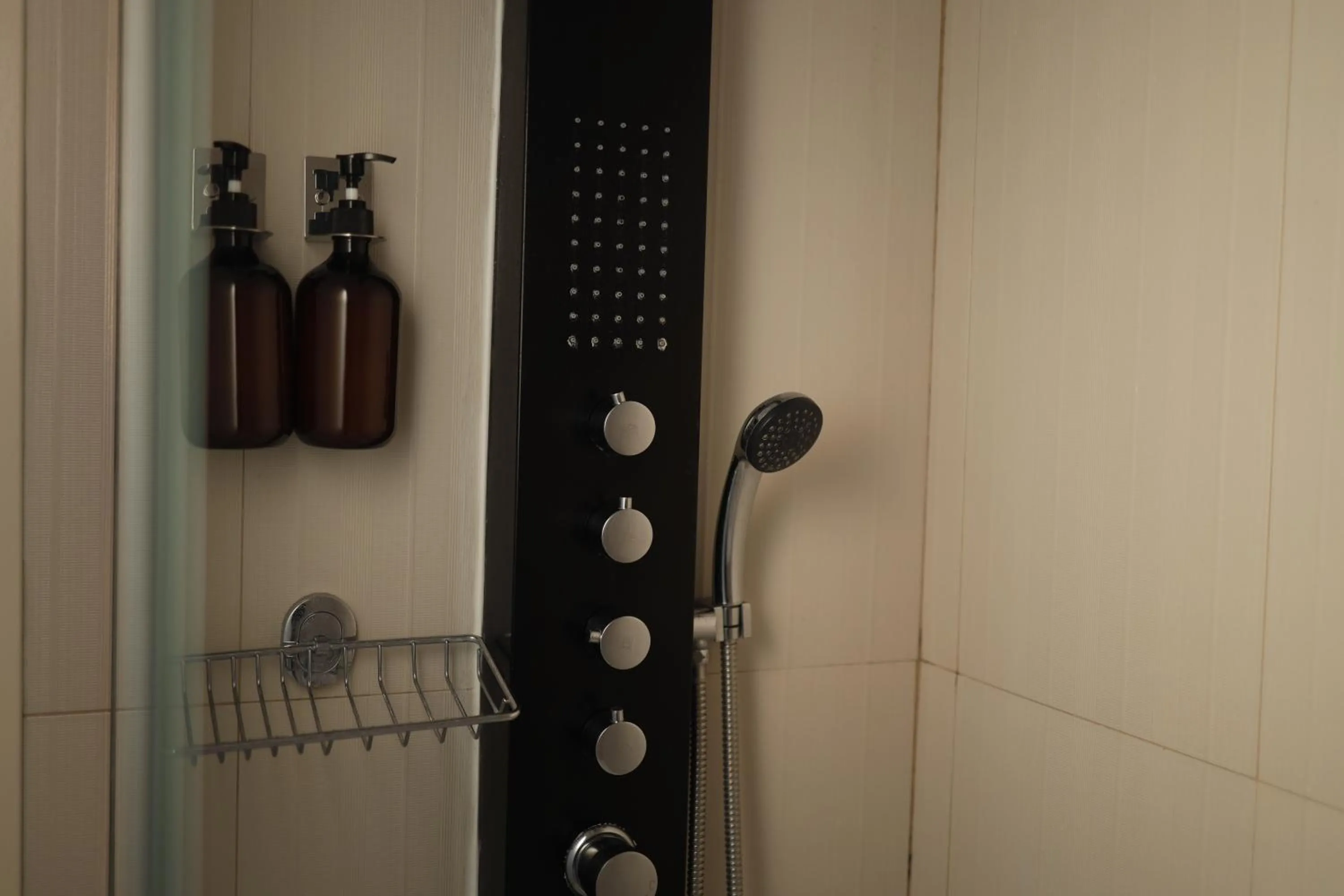 Shower in Virginia Resort & Spa - Adults Only